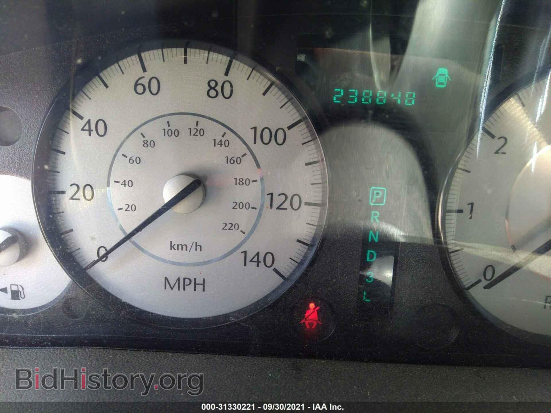 2010 CHRYSLER 300 - VIN: 2C3CA1CV9AH266514 - Фото 7