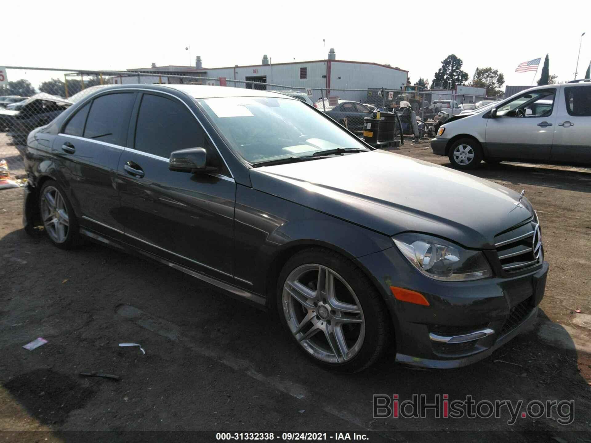 Photo WDDGF4HB4EG236603 - MERCEDES-BENZ C-CLASS 2014