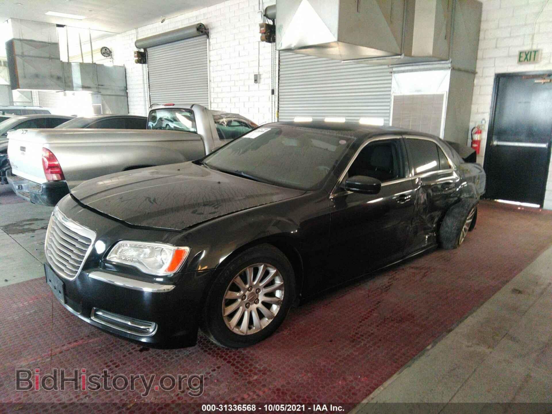 2012 CHRYSLER 300 - VIN: 2C3CCAAG7CH192656 - Photo 2