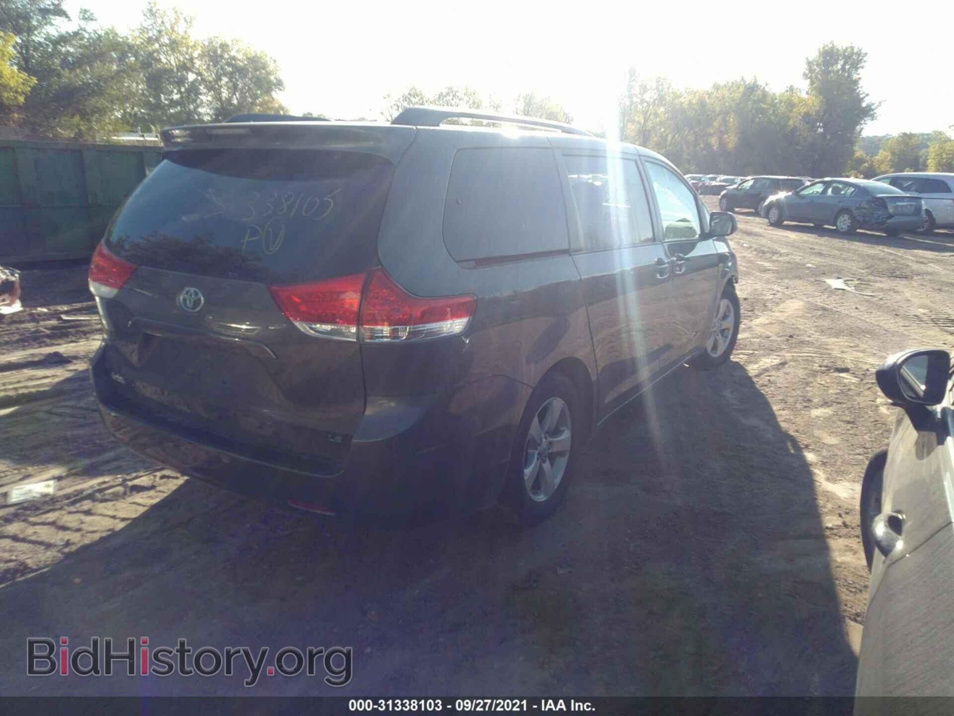 2012 TOYOTA SIENNA - VIN: 5TDKK3DC5CS219644 - Фото 4