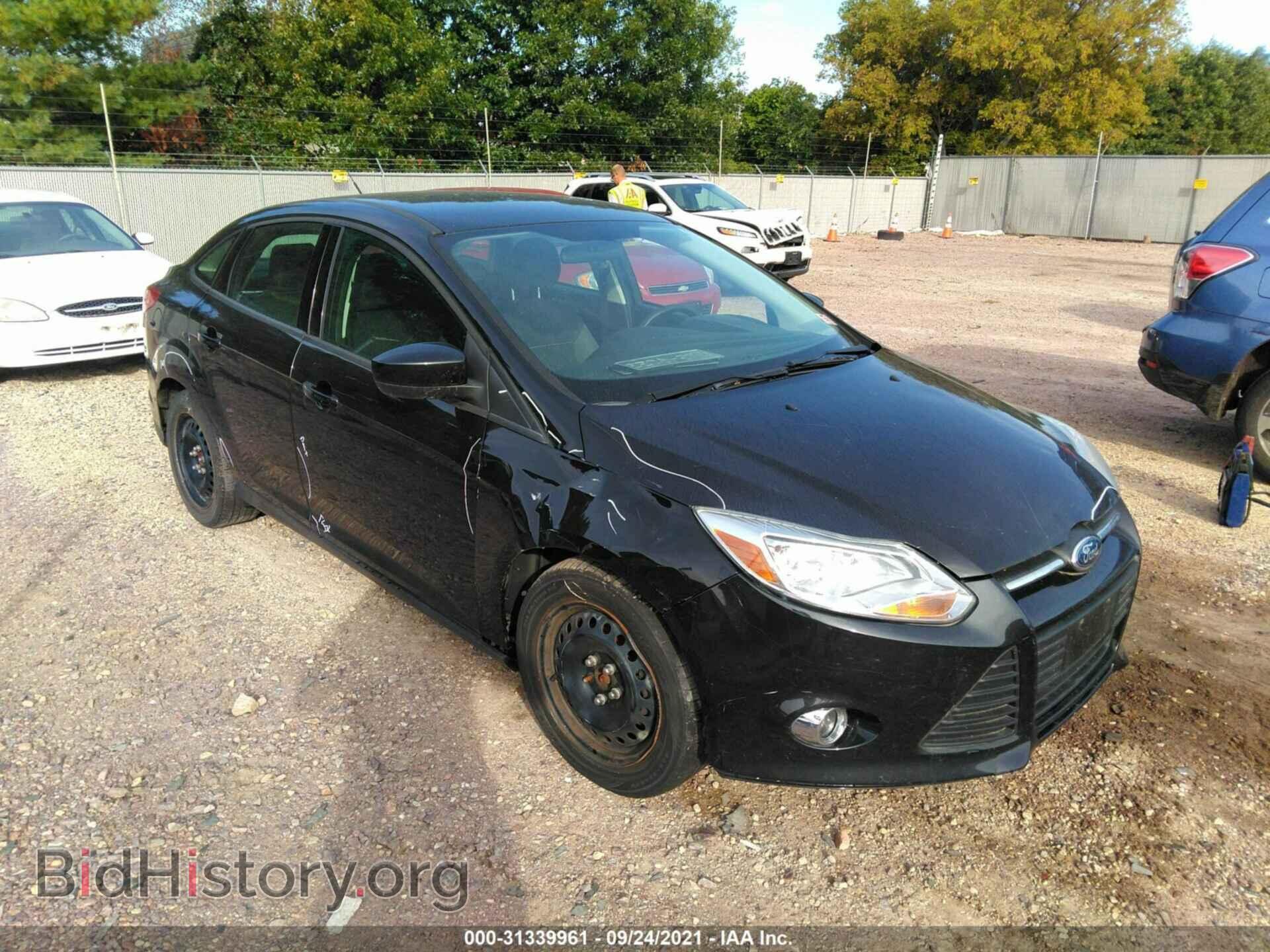 Photo 1FAHP3F25CL463348 - FORD FOCUS 2012