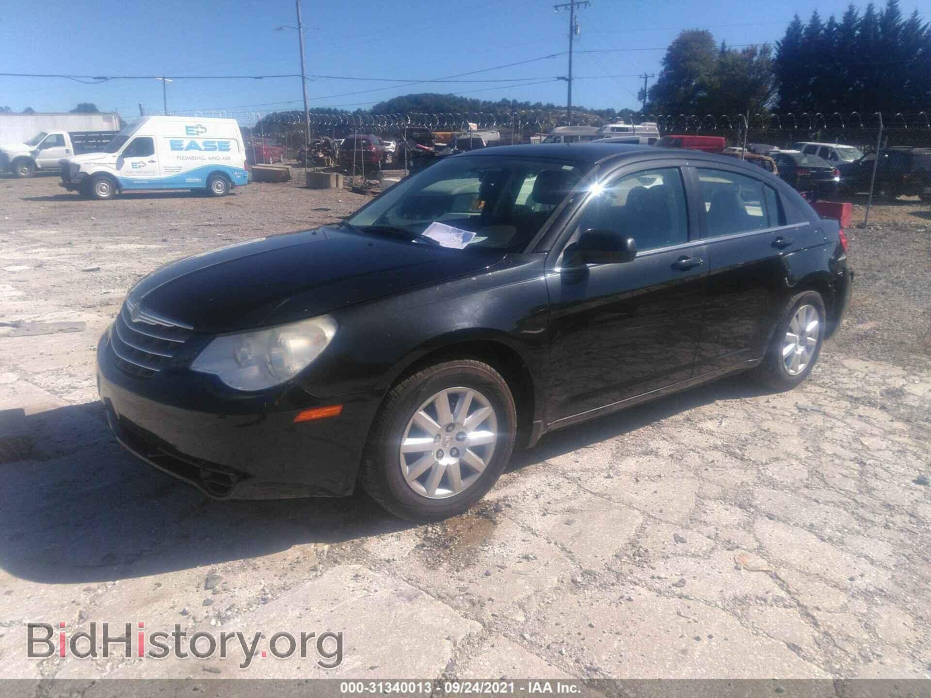 2010 CHRYSLER SEBRING - VIN: 1C3CC4FB1AN229820 - Фото 2