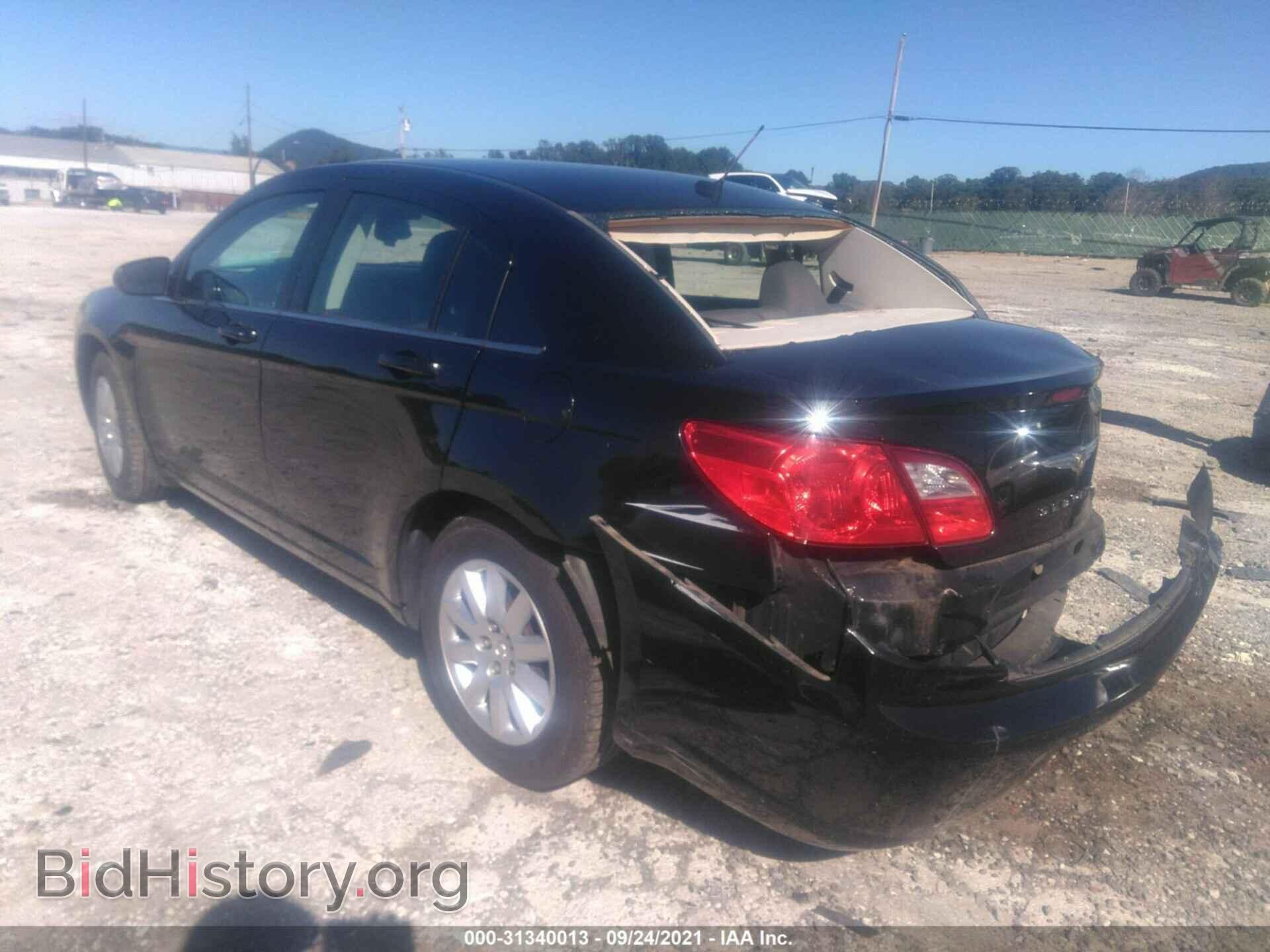 2010 CHRYSLER SEBRING - VIN: 1C3CC4FB1AN229820 - Фото 3