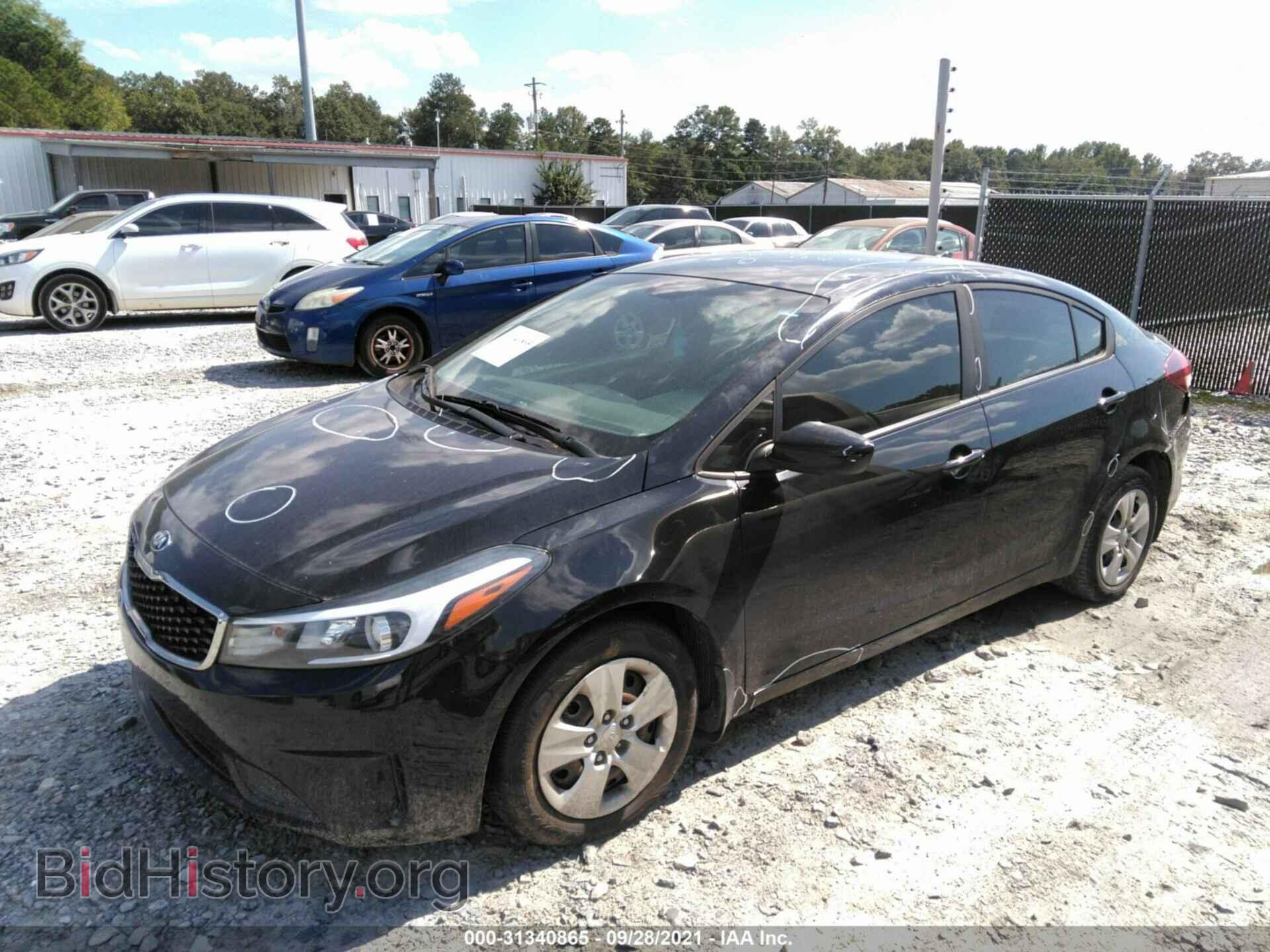 2017 KIA FORTE - VIN: 3KPFK4A75HE019556 - Photo 2