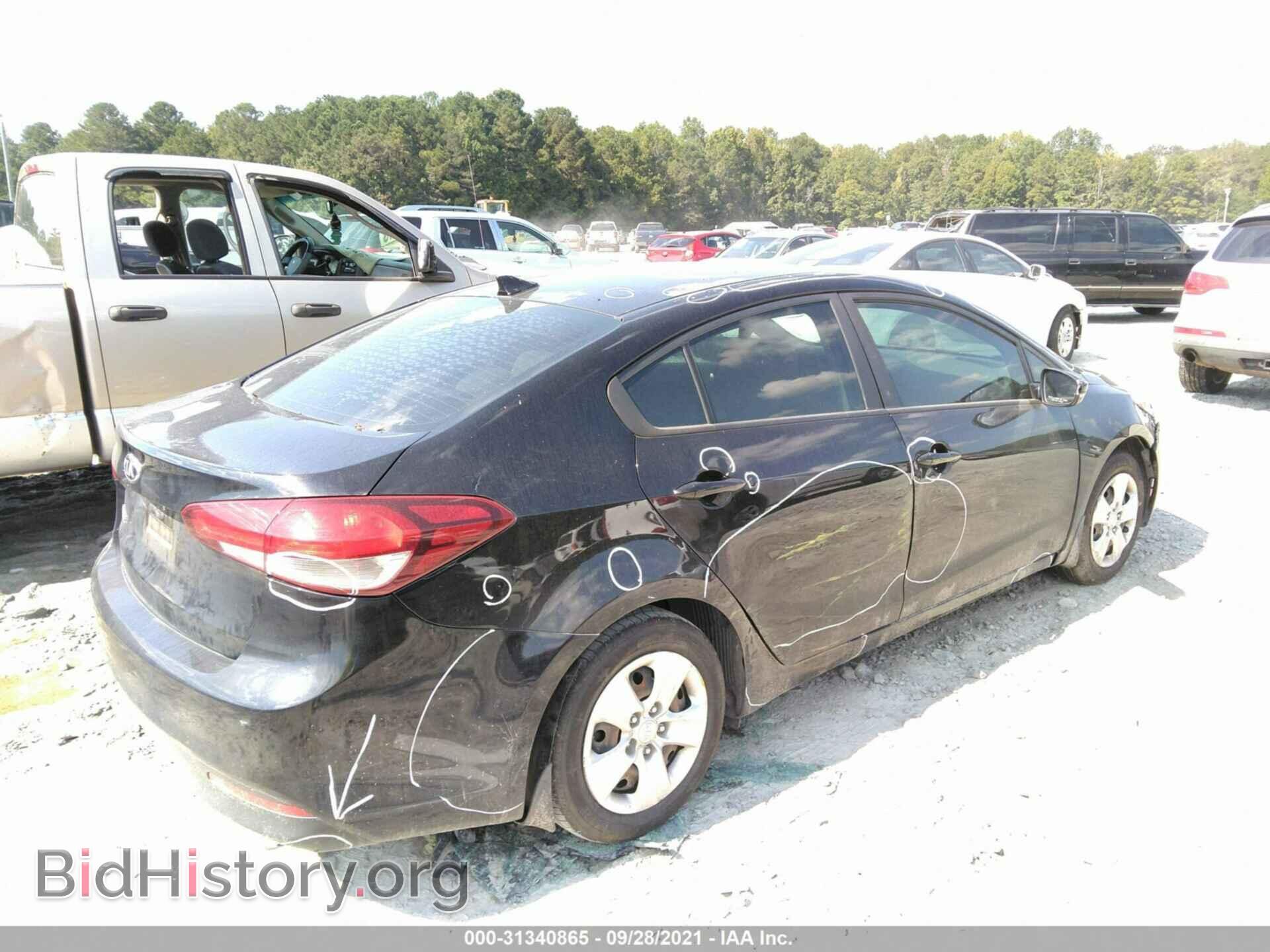 2017 KIA FORTE - VIN: 3KPFK4A75HE019556 - Photo 4