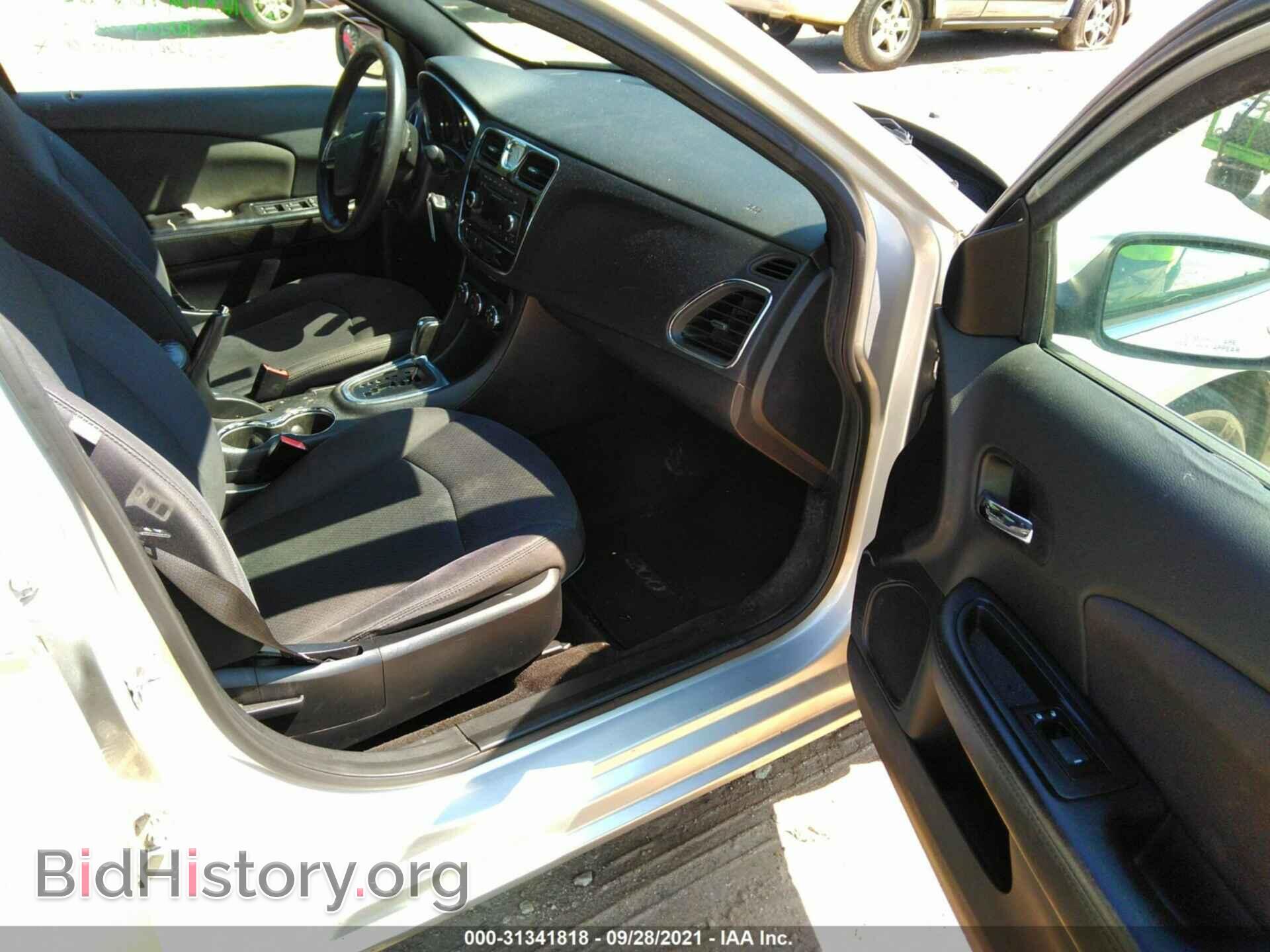 2012 CHRYSLER 200 - VIN: 1C3CCBAB4CN248716 - Фото 5