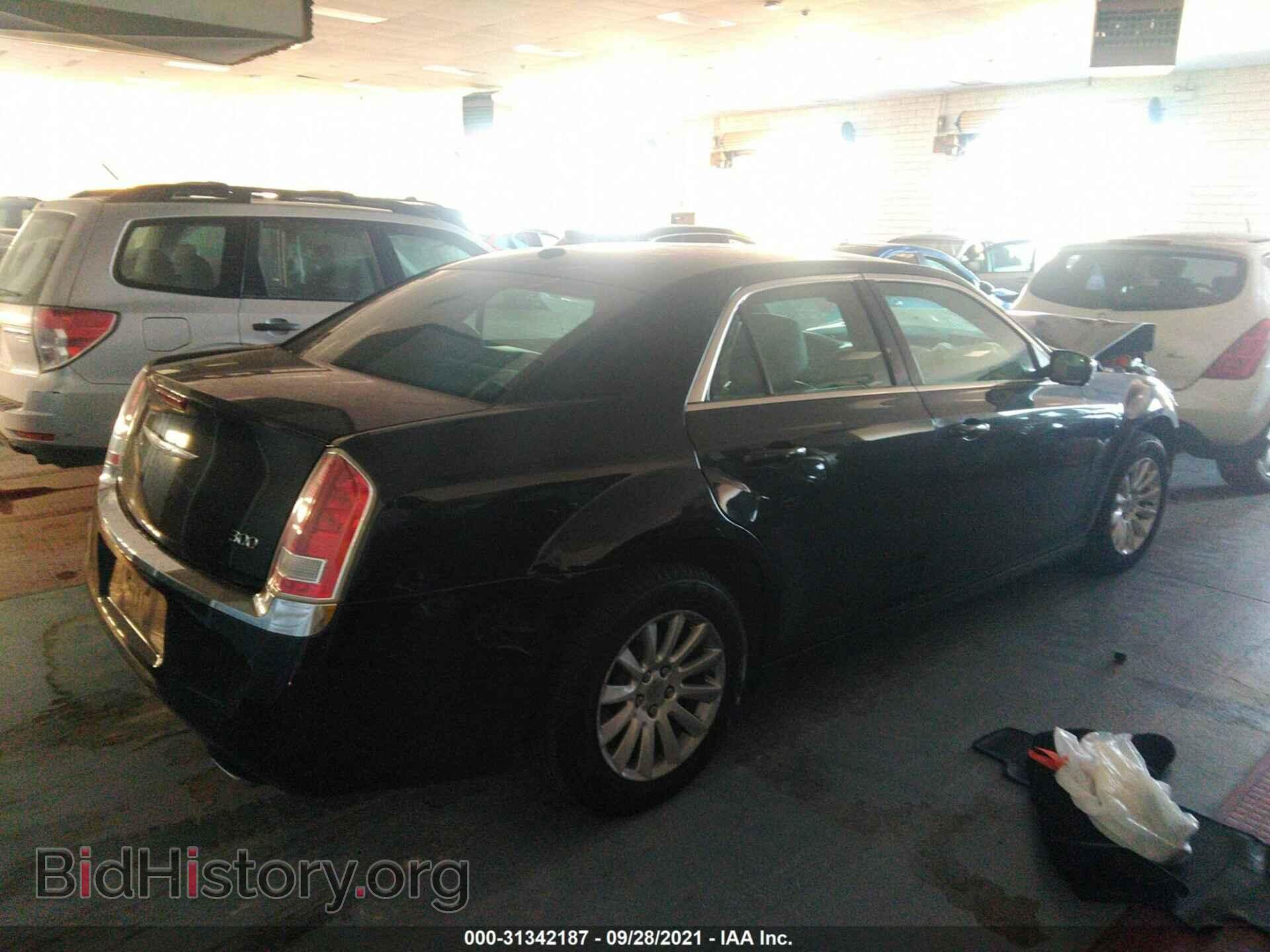 2014 CHRYSLER 300 - VIN: 2C3CCAAG7EH212892 - Фото 4