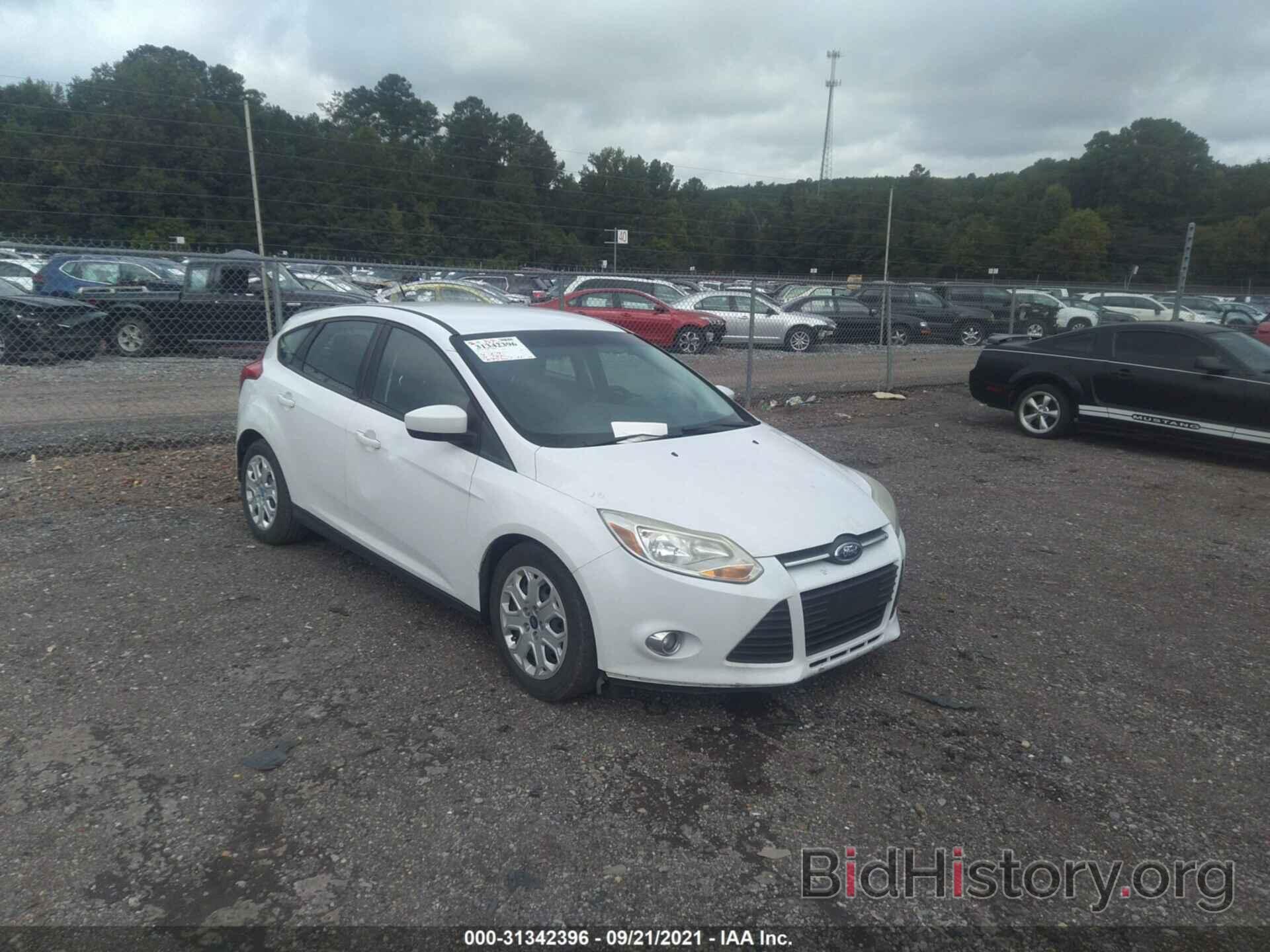 Photo 1FAHP3K29CL213892 - FORD FOCUS 2012