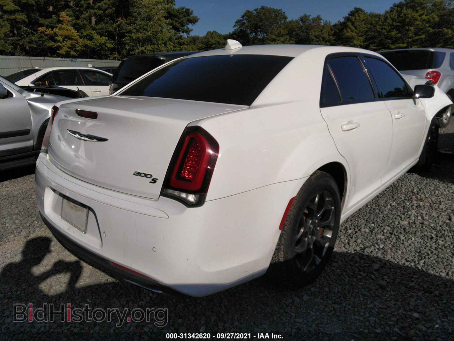 2016 CHRYSLER 300 - VIN: 2C3CCAGG8GH175927 - Фото 4