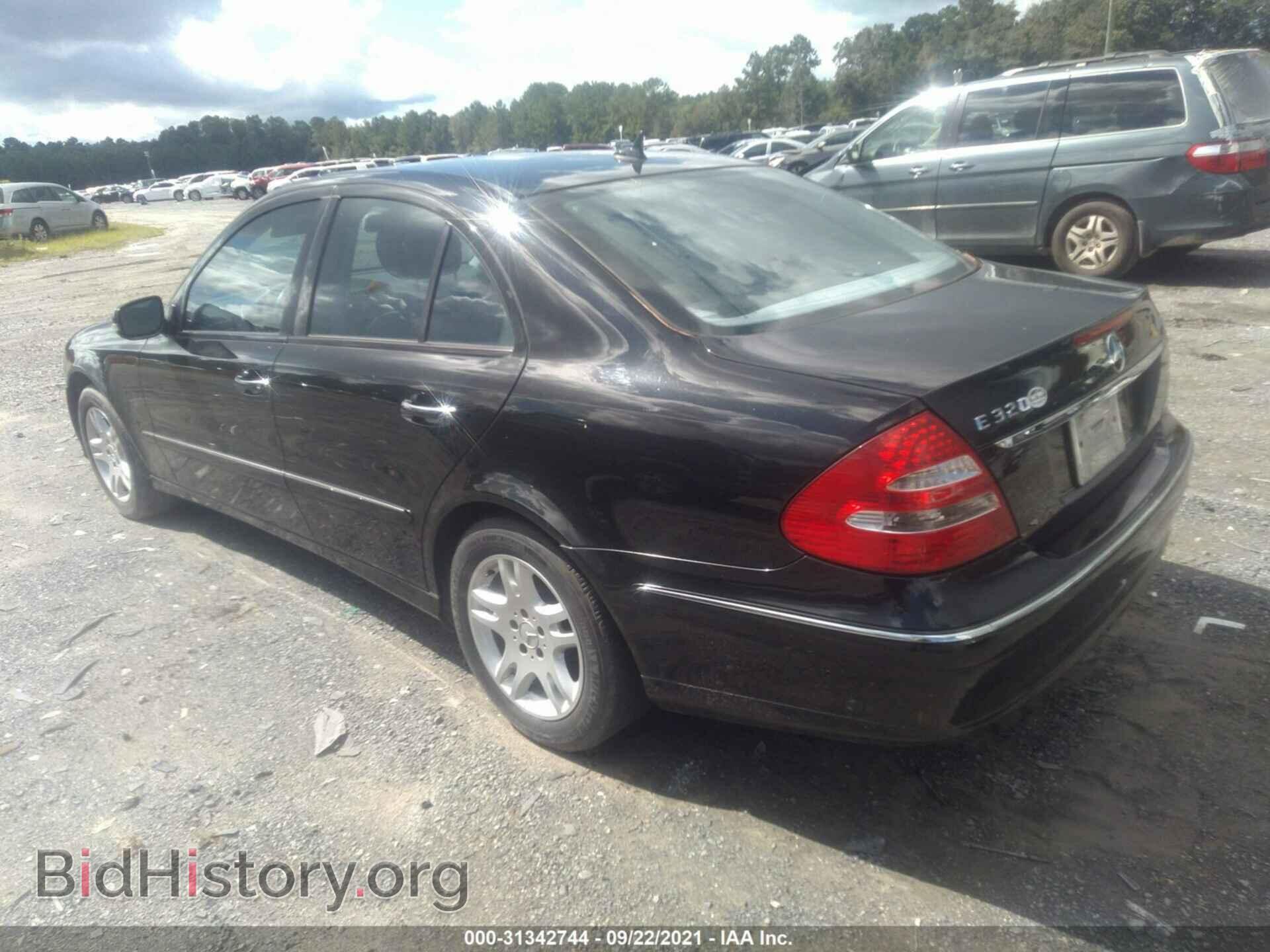 2007 MERCEDES-BENZ E-CLASS - VIN: WDBUF22X37B129773 - Фото 3