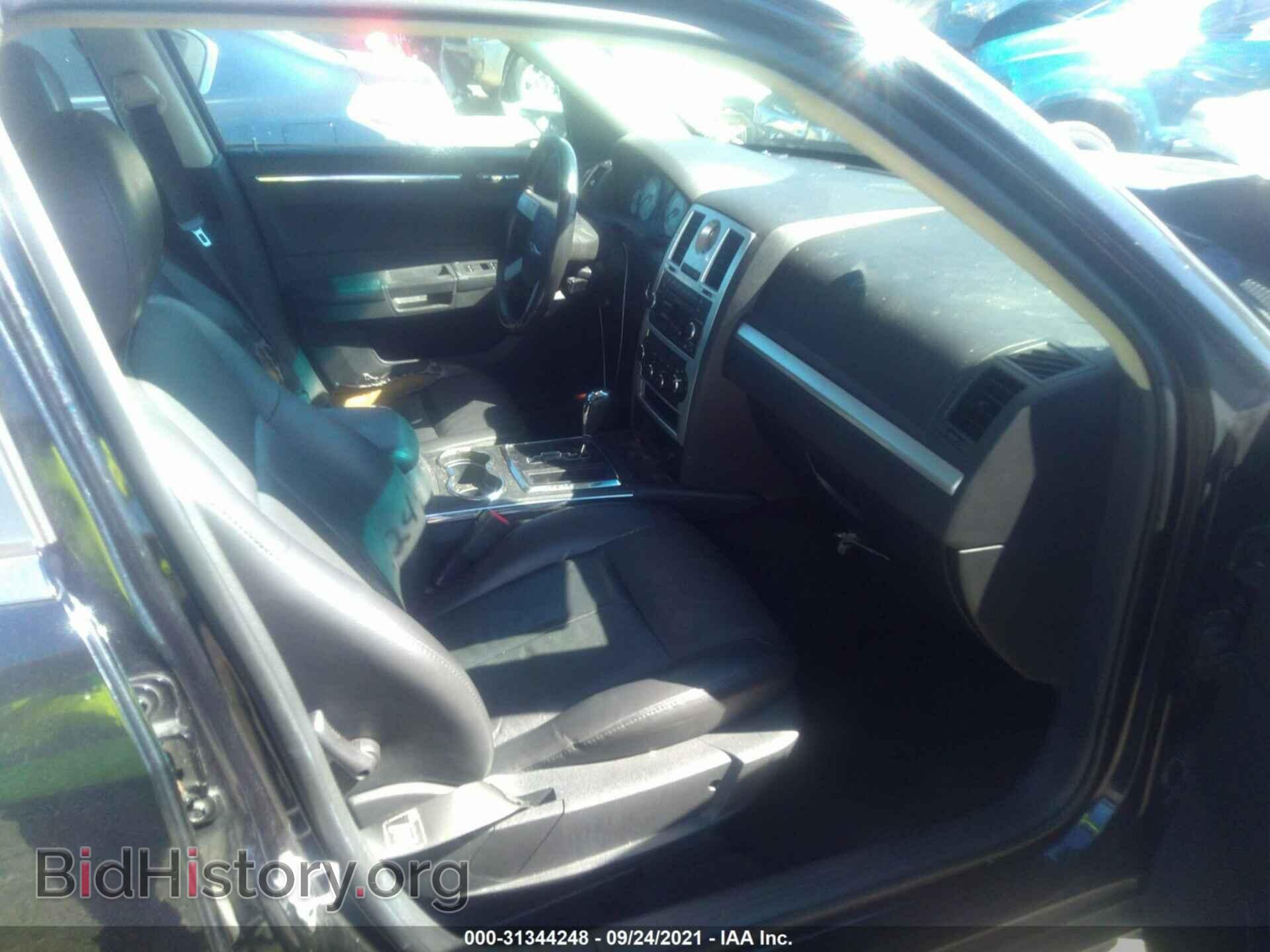 2010 CHRYSLER 300 - VIN: 2C3CA5CV4AH307221 - Фото 5