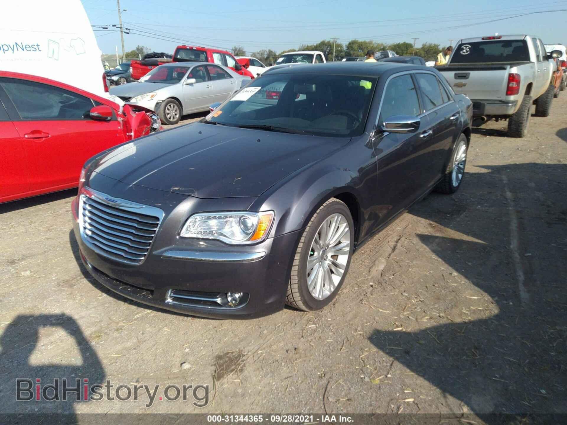 2014 CHRYSLER 300 - VIN: 2C3CCAET1EH382902 - Photo 2
