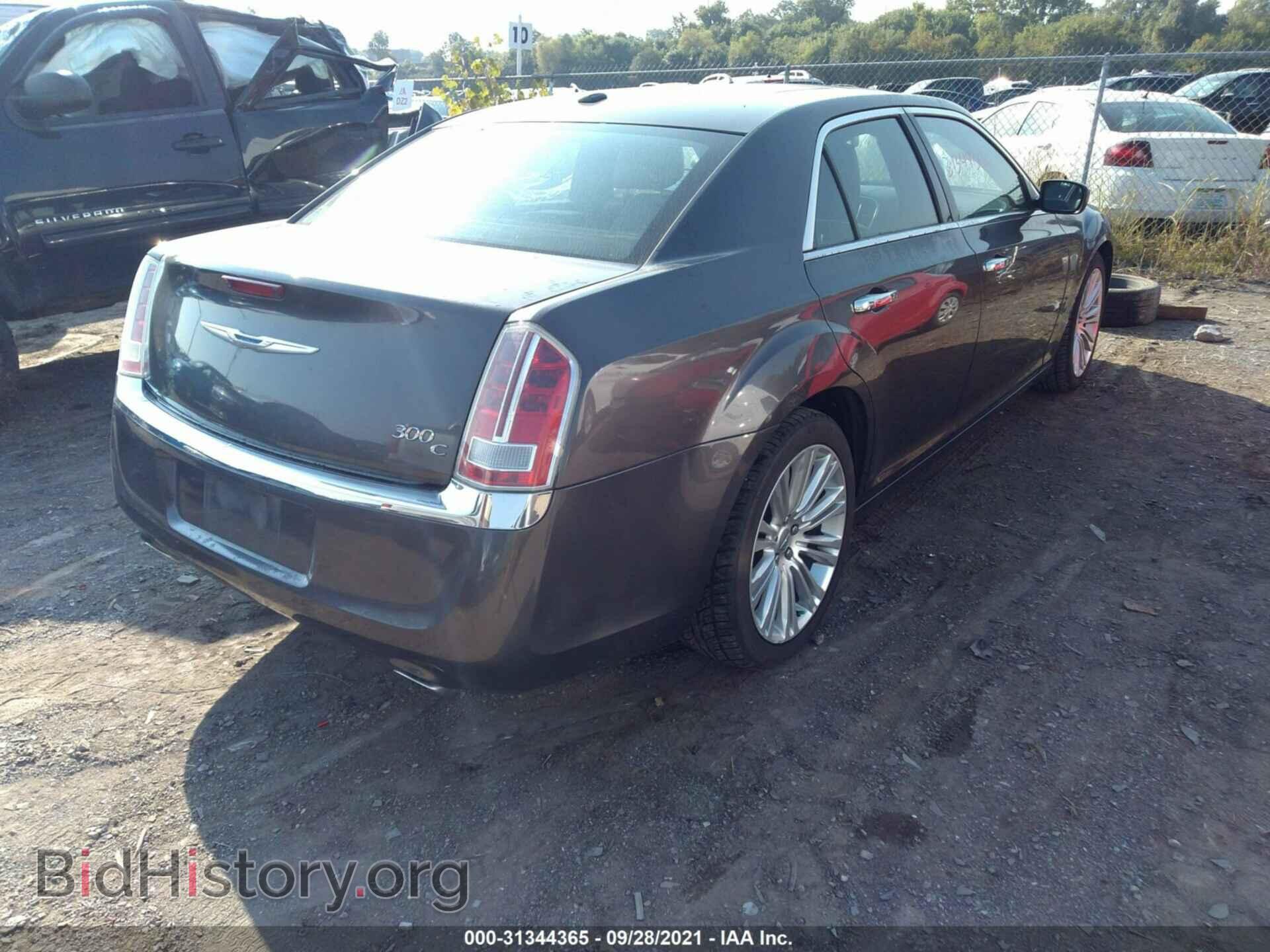 2014 CHRYSLER 300 - VIN: 2C3CCAET1EH382902 - Photo 4