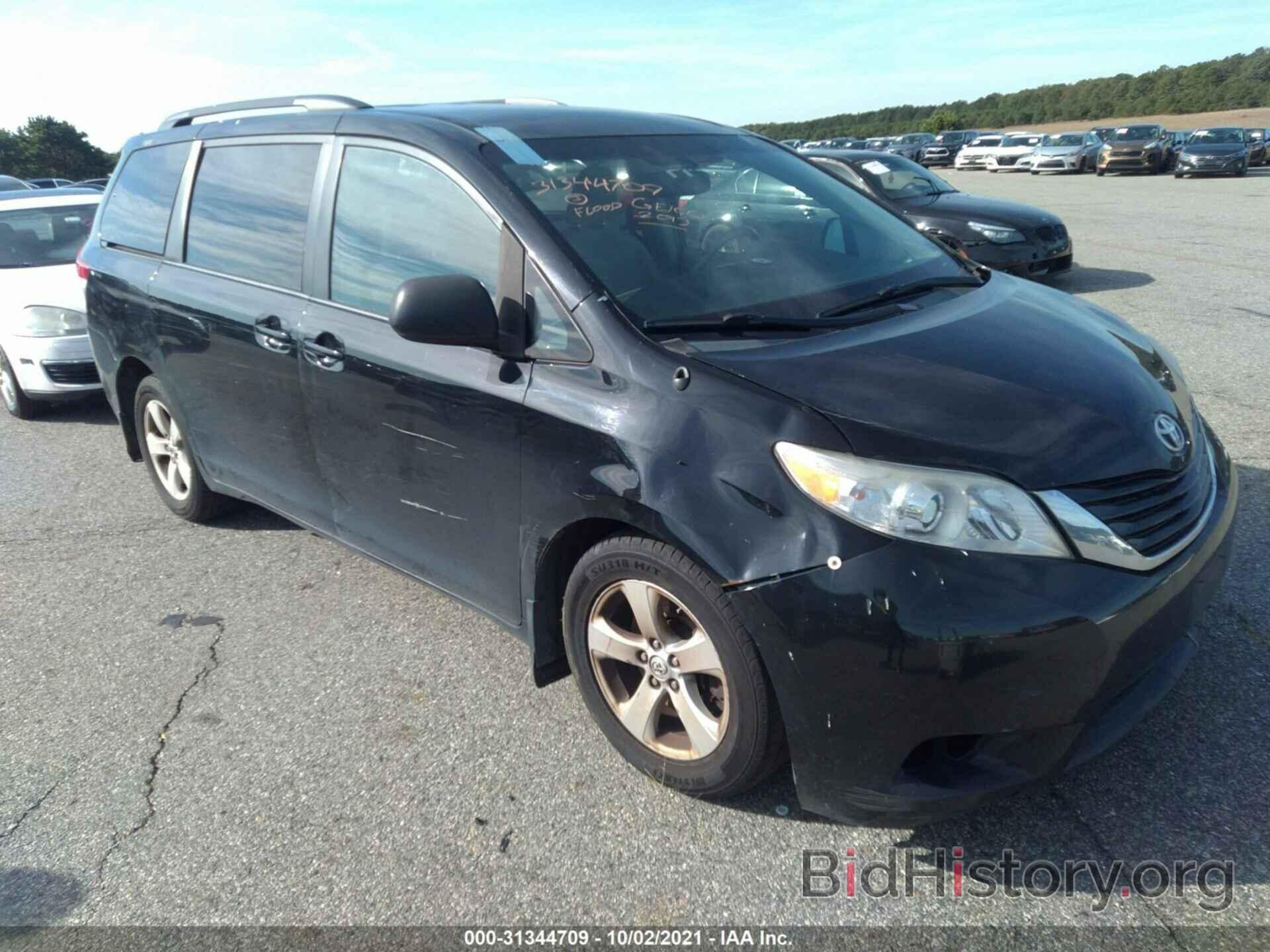 Photo 5TDKK3DCXDS399575 - TOYOTA SIENNA 2013