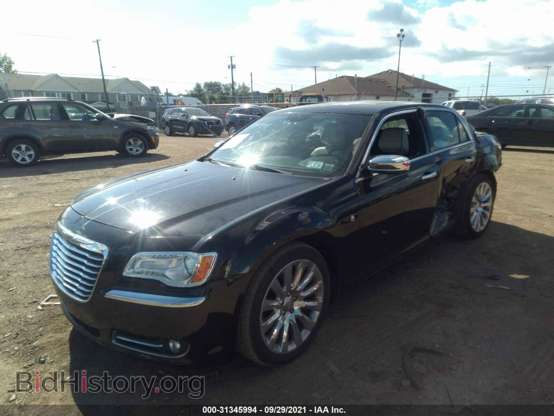 2013 CHRYSLER 300 - VIN: 2C3CCAAG5DH726982 - Фото 2