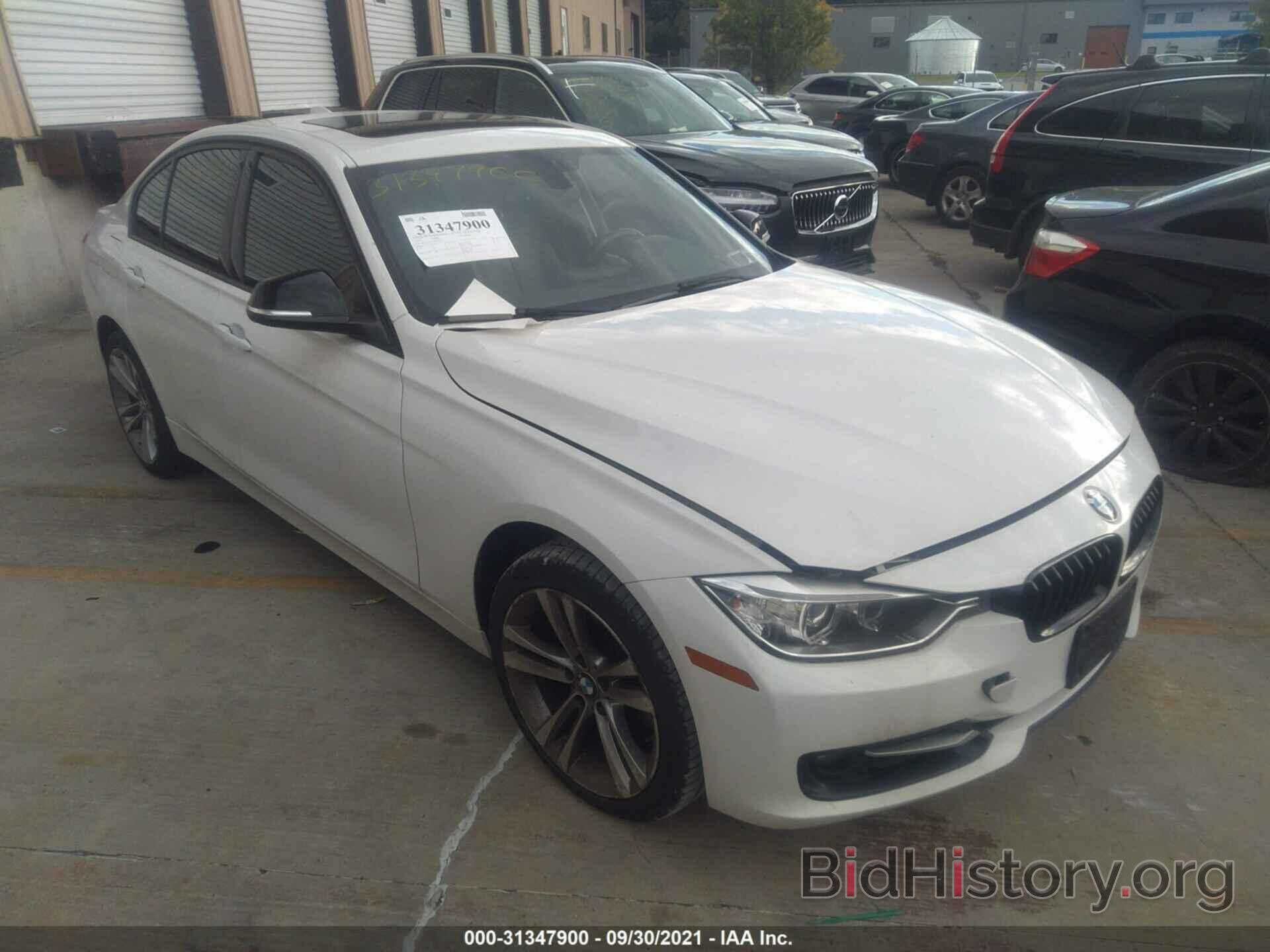 Photo WBA3B5C59DF591263 - BMW 3 SERIES 2013