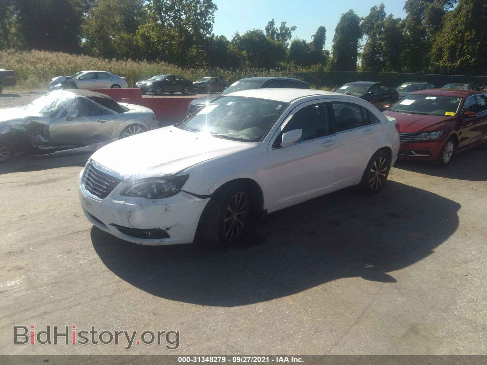 2013 CHRYSLER 200 - VIN: 1C3CCBBG6DN706512 - Фото 2