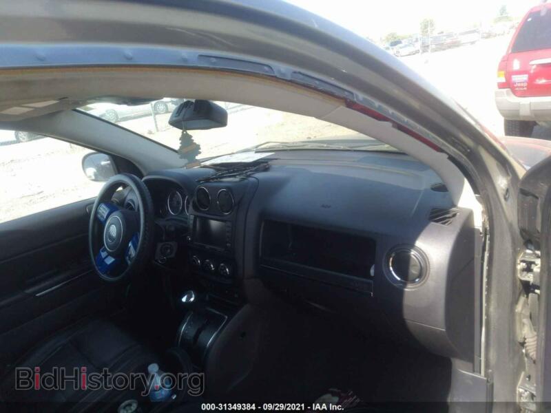 2011 Jeep COMPASS (VIN 1J4NF5FB1BD218416) — photo 5 of 11