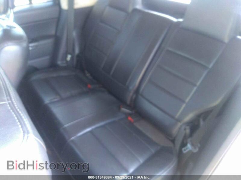 2011 Jeep COMPASS (VIN 1J4NF5FB1BD218416) — photo 8 of 11
