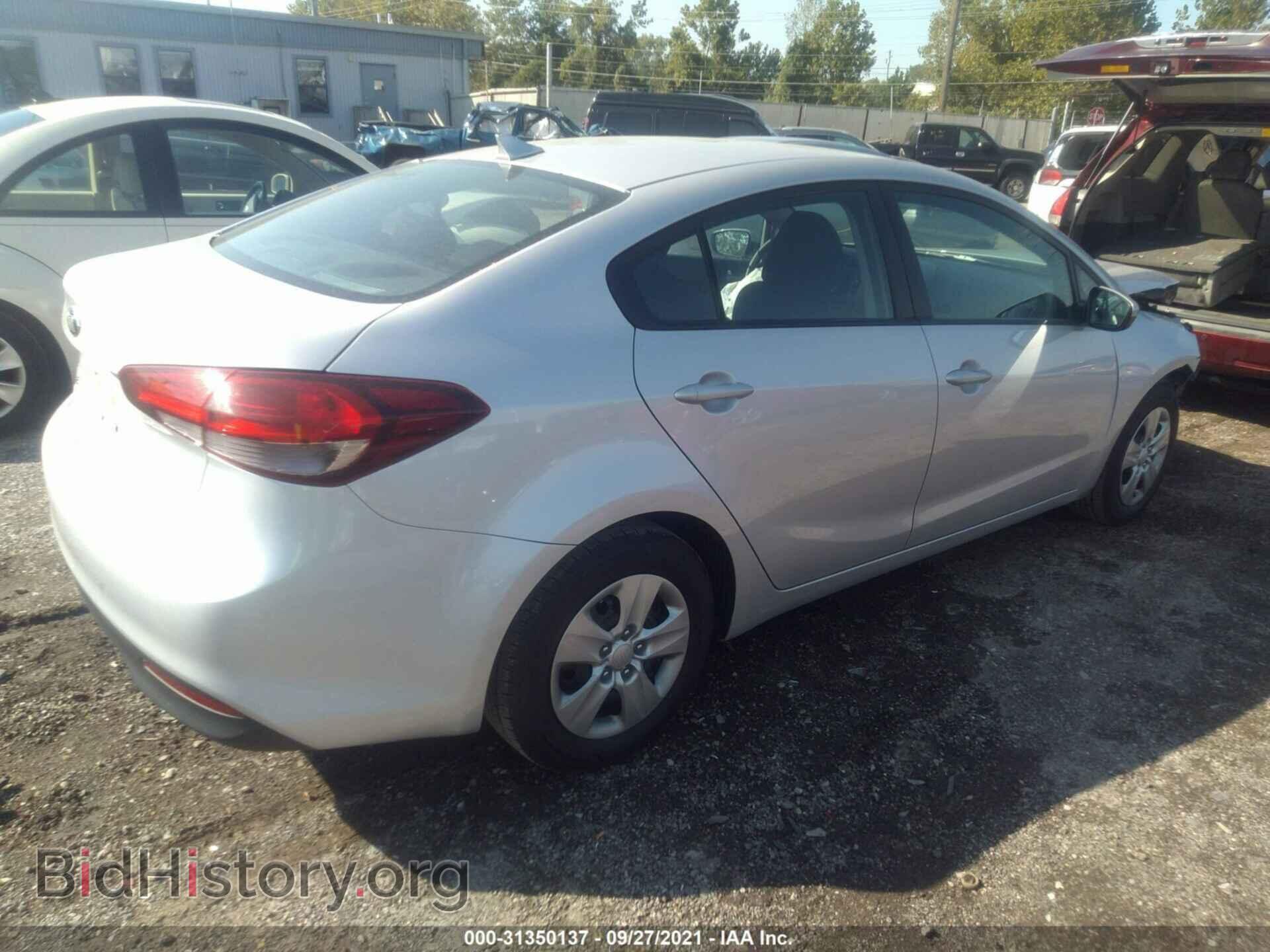 2017 KIA FORTE - VIN: 3KPFK4A72HE031275 - Photo 4