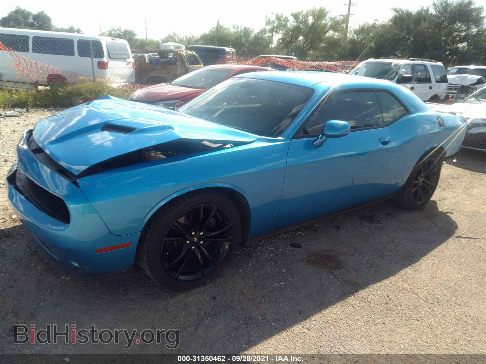 2018 DODGE CHALLENGER - VIN: 2C3CDZAG2JH305079 - Photo 2