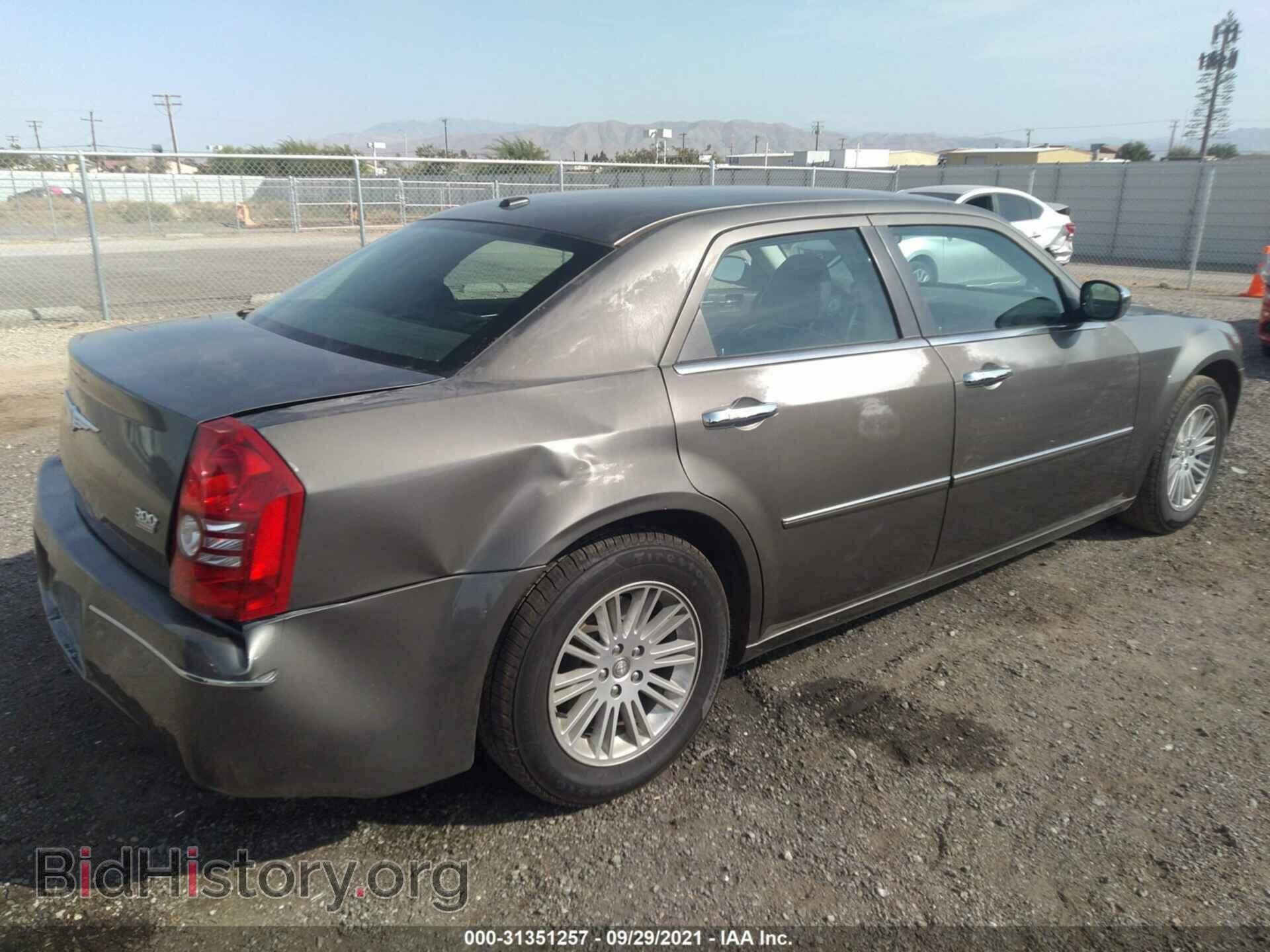 2010 CHRYSLER 300 - VIN: 2C3CA5CV5AH101213 - Фото 4