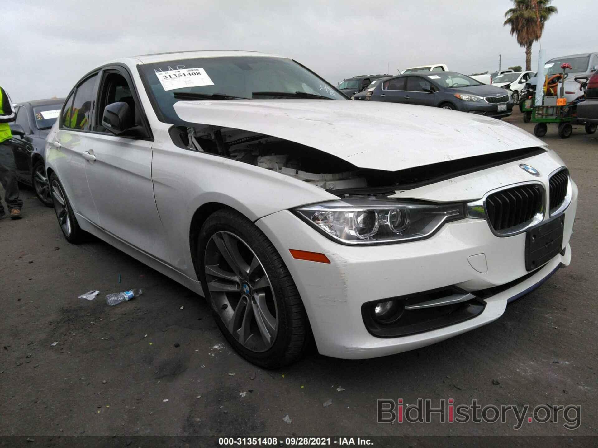 Photo WBA3A5C56CF259413 - BMW 3 SERIES 2012