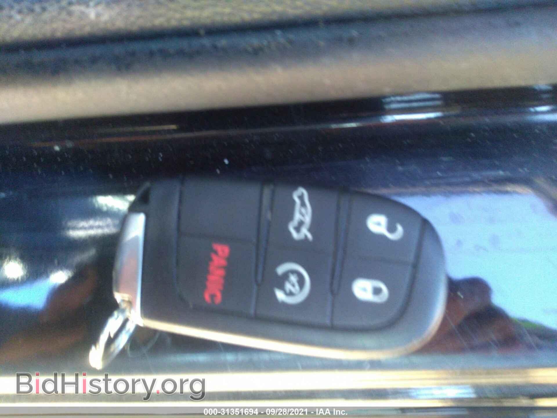 2015 CHRYSLER 300 - VIN: 2C3CCAGG9FH814265 - Фото 11