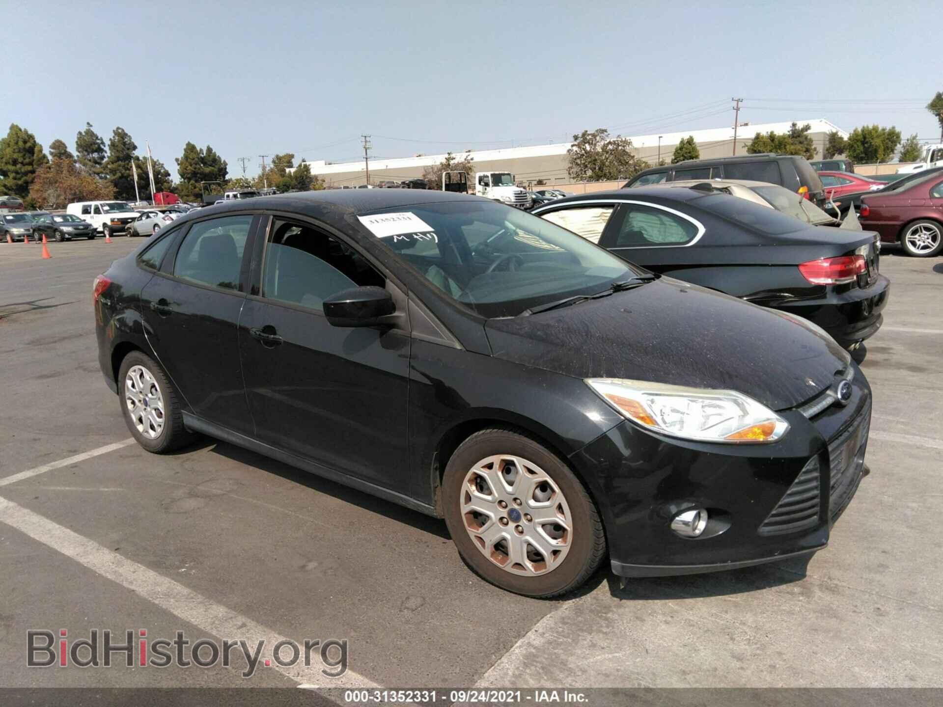 Photo 1FAHP3F25CL394211 - FORD FOCUS 2012