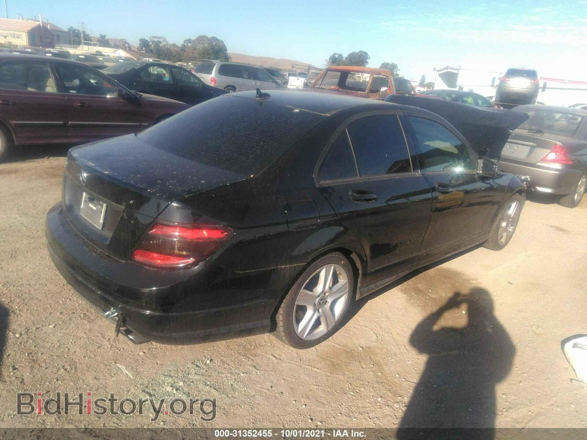 2011 MERCEDES-BENZ C-CLASS - VIN: WDDGF5EB6BA525068 - Фото 4