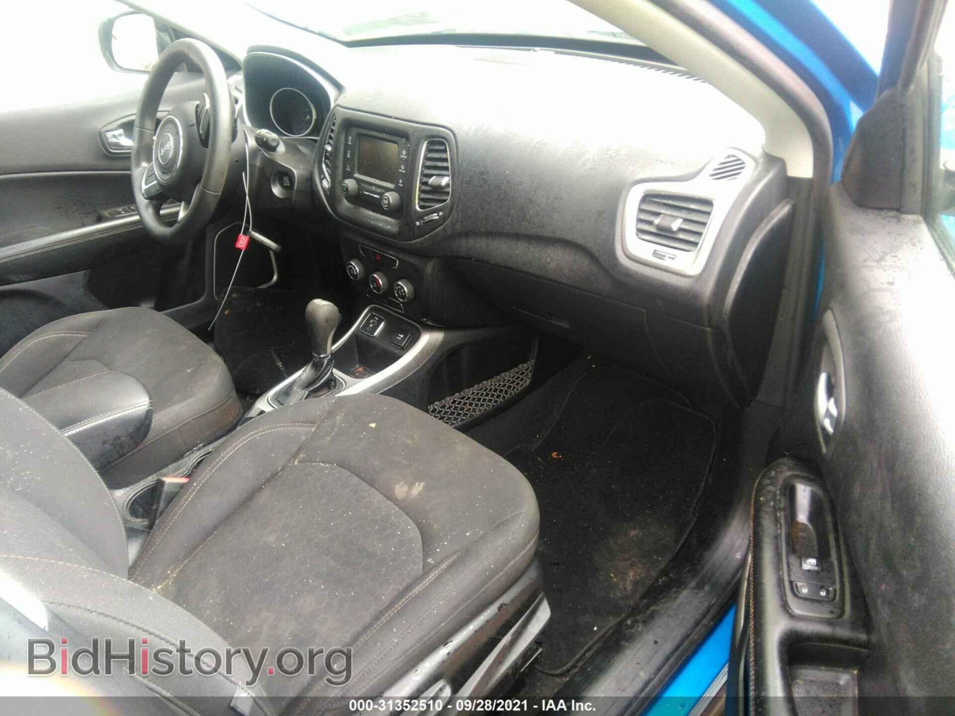 2018 JEEP COMPASS - VIN: 3C4NJCABXJT122941 - Фото 5