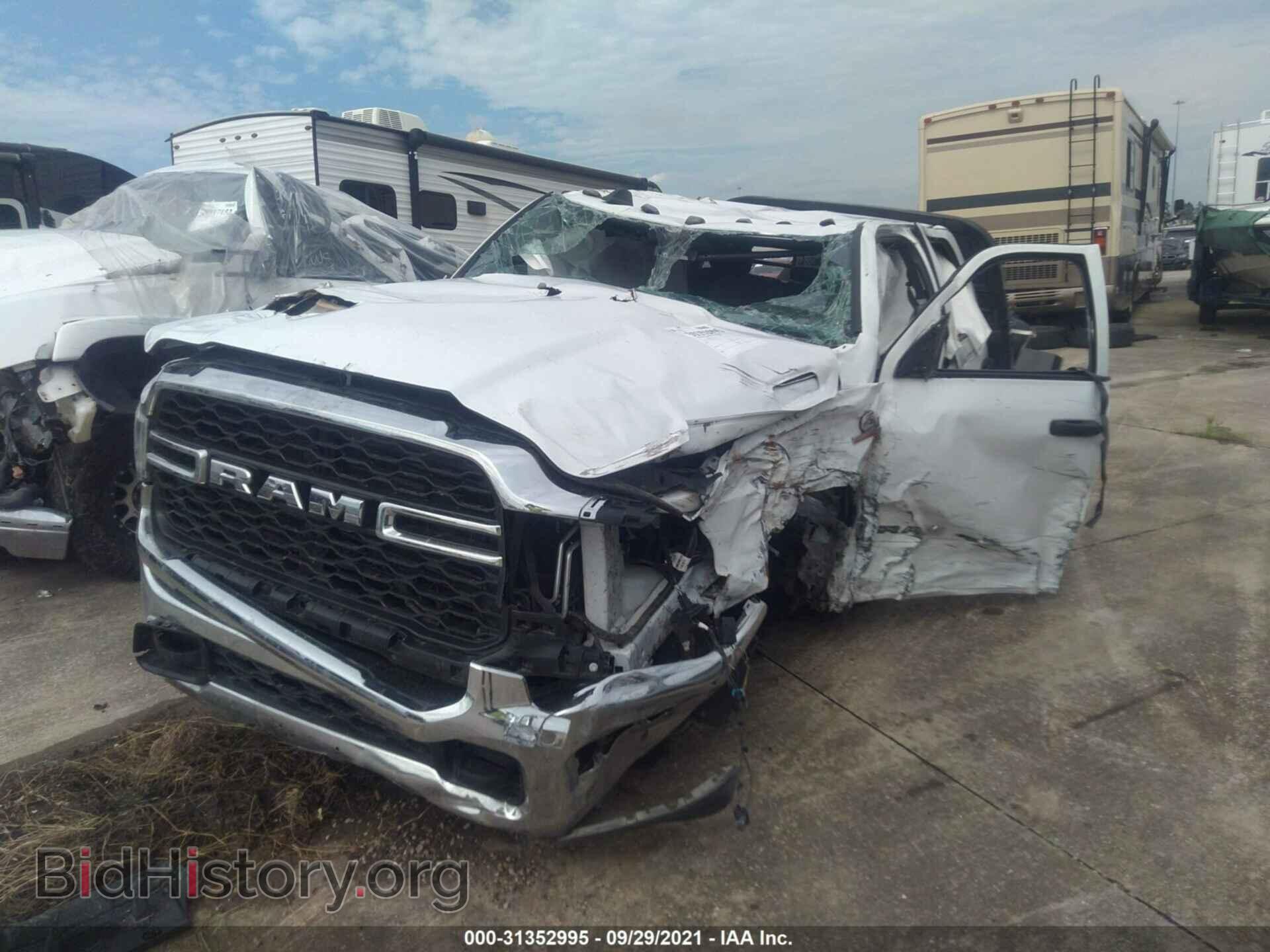2021 RAM 3500 - VIN: 3C63RRGL2MG537999 - Фото 2