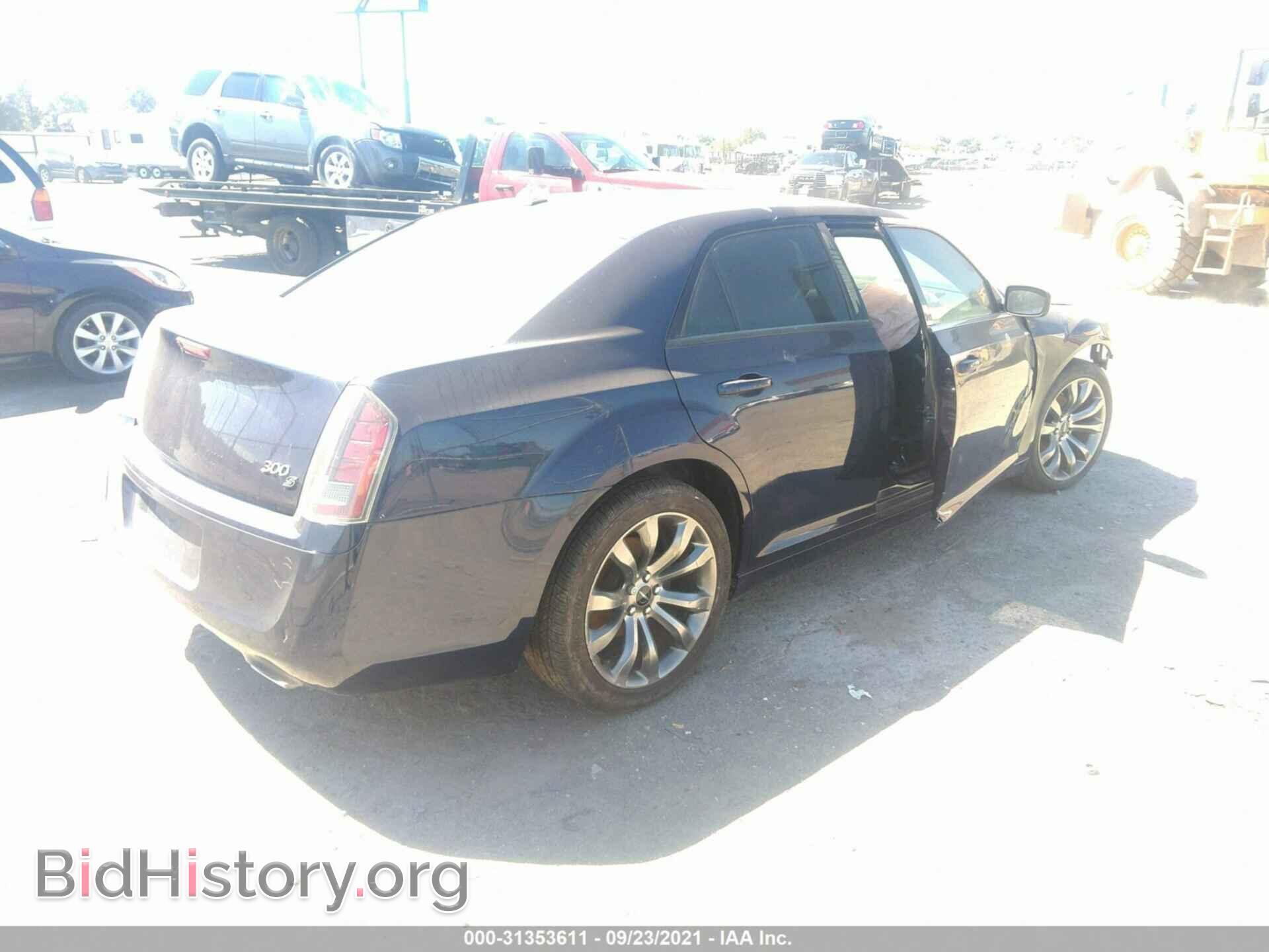 2014 CHRYSLER 300 - VIN: 2C3CCABG1EH278577 - Фото 4