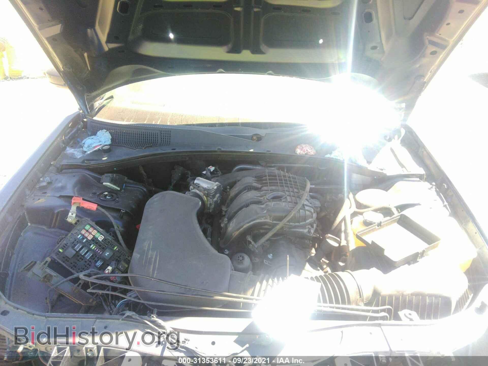 2014 CHRYSLER 300 - VIN: 2C3CCABG1EH278577 - Фото 10