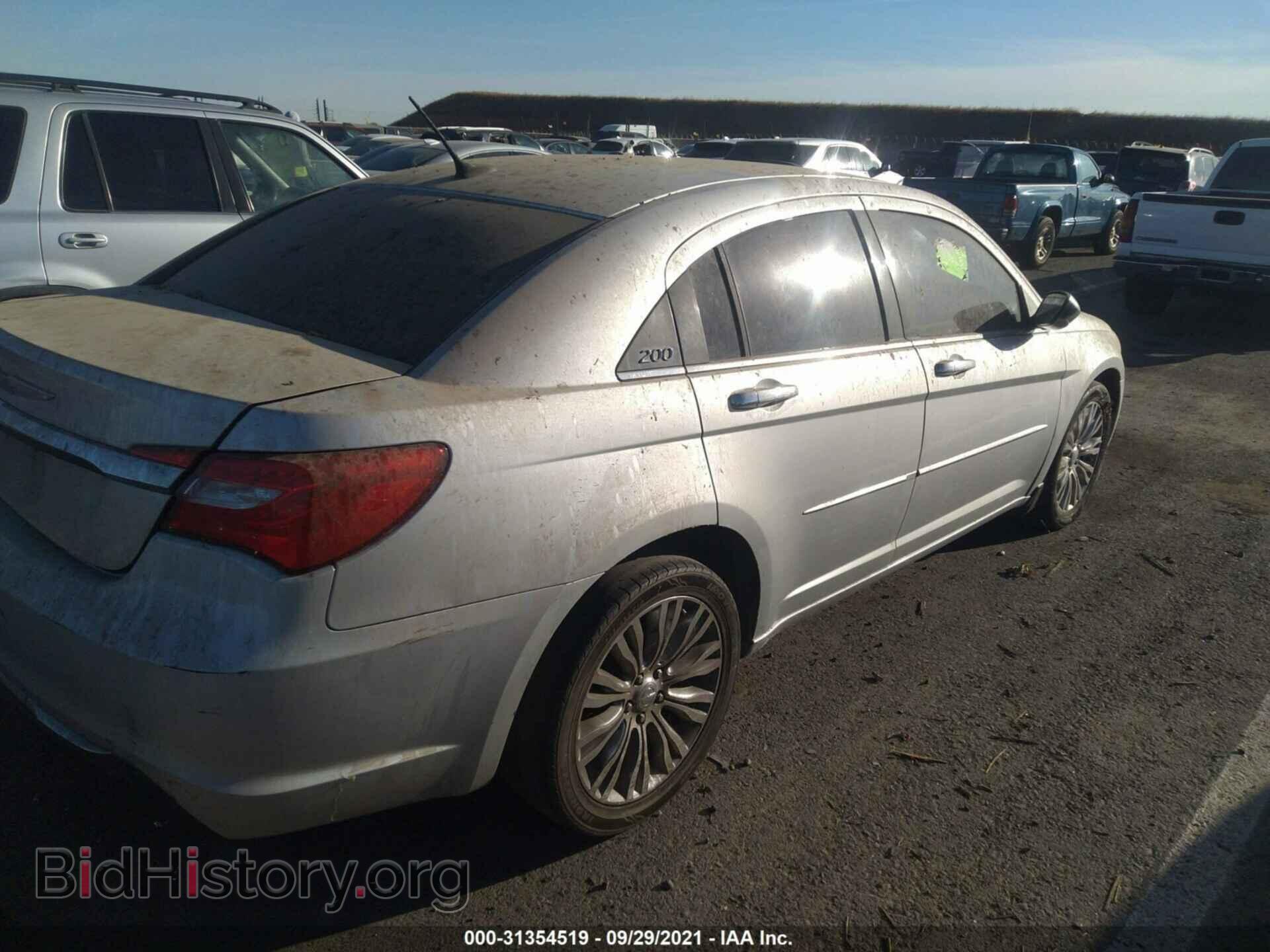 2012 CHRYSLER 200 - VIN: 1C3CCBCB3CN203473 - Photo 4