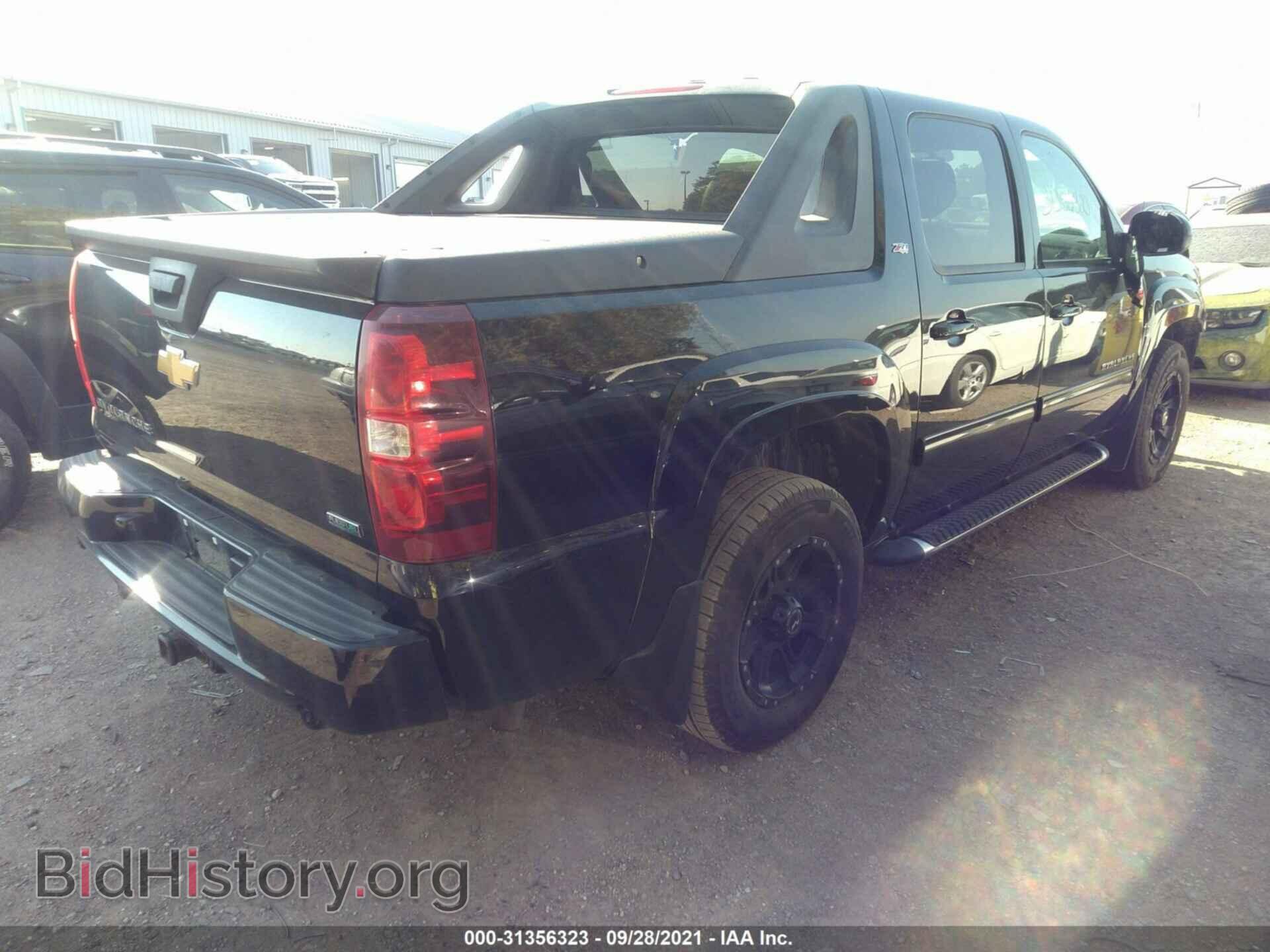 2011 CHEVROLET AVALANCHE - VIN: 3GNTKFE35BG263734 - Фото 4