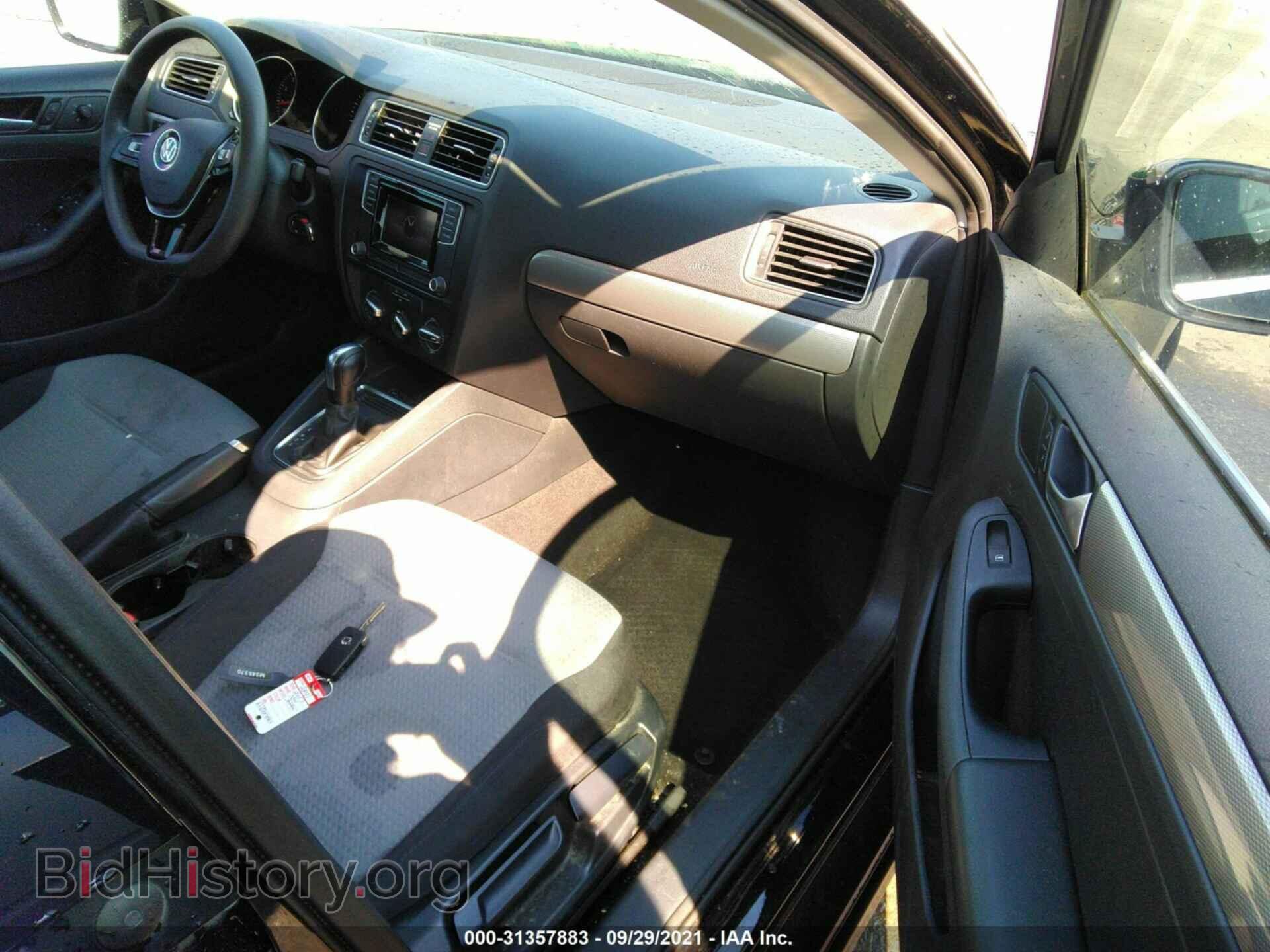2017 VOLKSWAGEN JETTA - VIN: 3VW2B7AJ1HM345370 - Фото 5