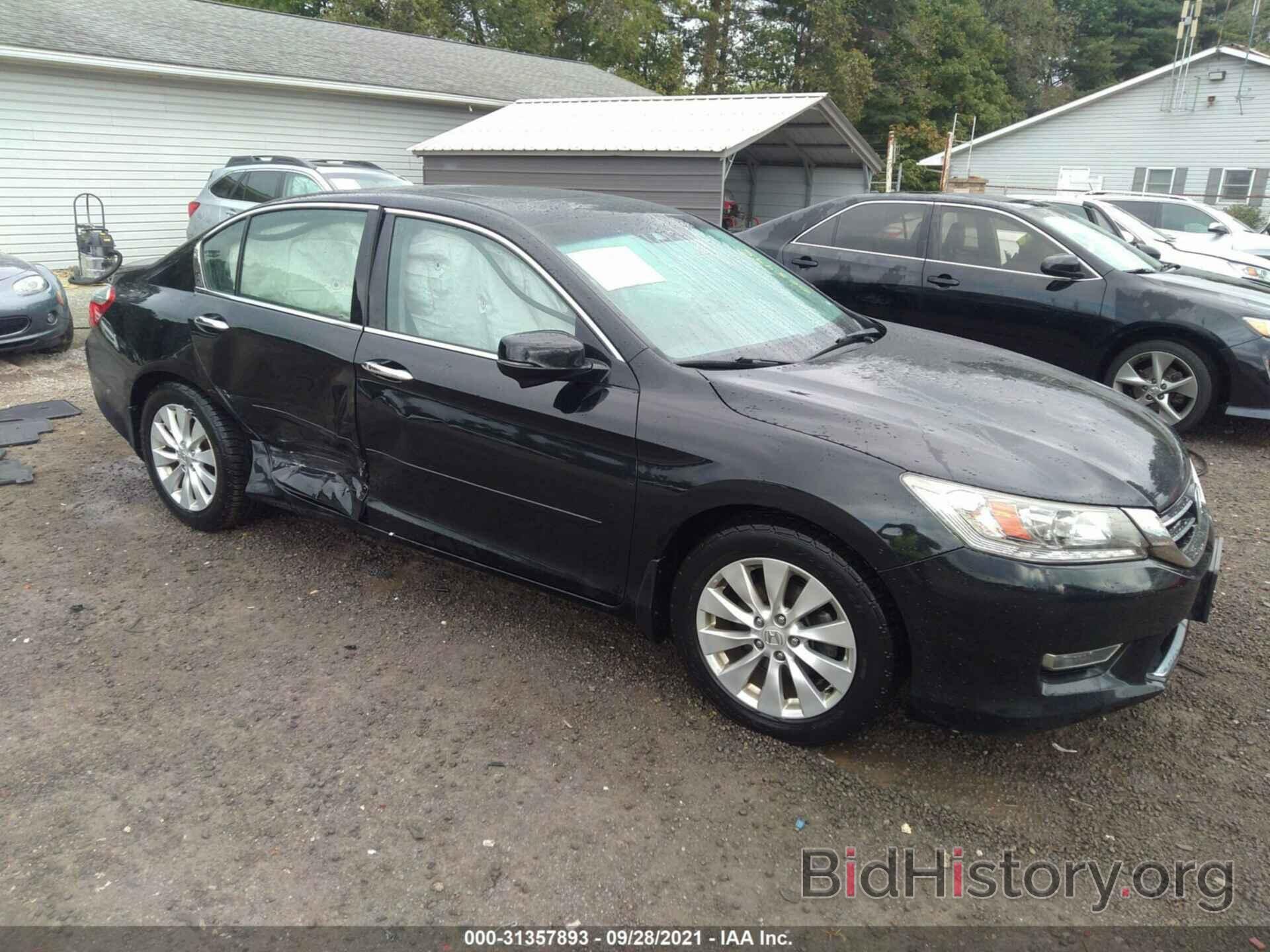 Photo 1HGCR3F95DA005495 - HONDA ACCORD SDN 2013