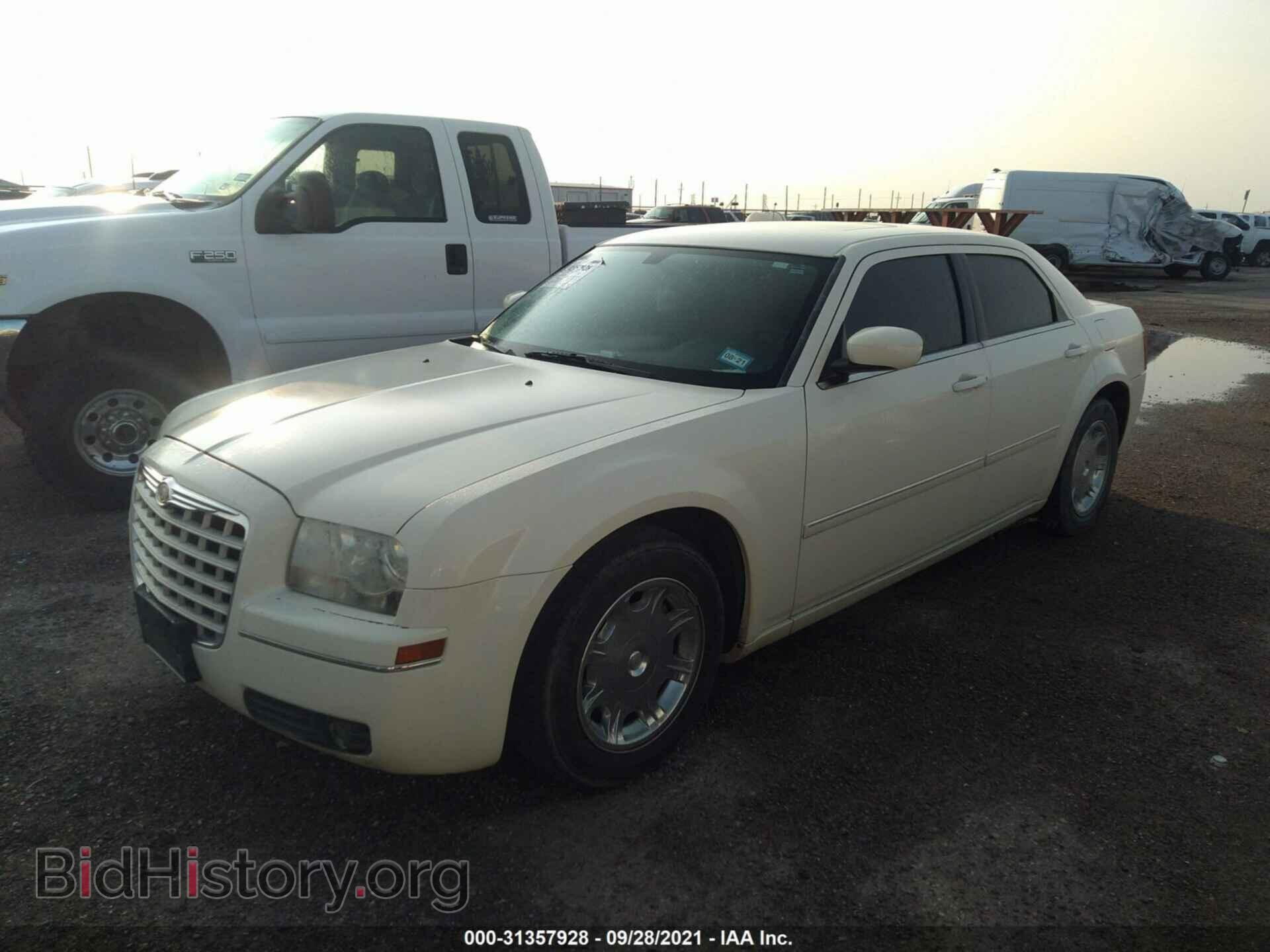 2006 CHRYSLER 300 - VIN: 2C3KA53G06H360714 - Фото 2