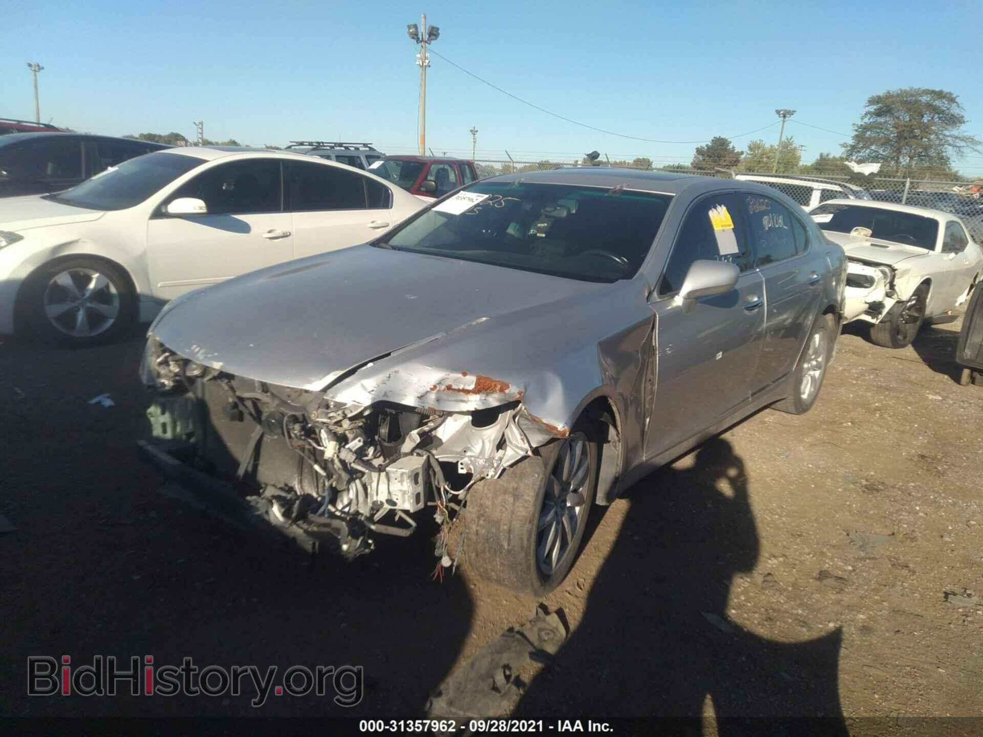 2007 LEXUS LS 460 - VIN: JTHBL46F575046048 - Photo 2
