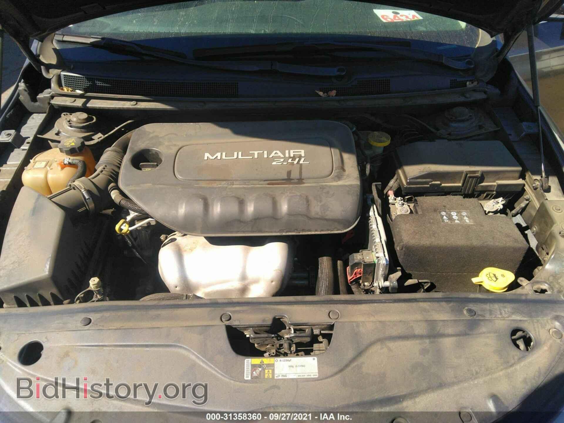 2015 CHRYSLER 200 - VIN: 1C3CCCAB6FN607784 - Фото 10