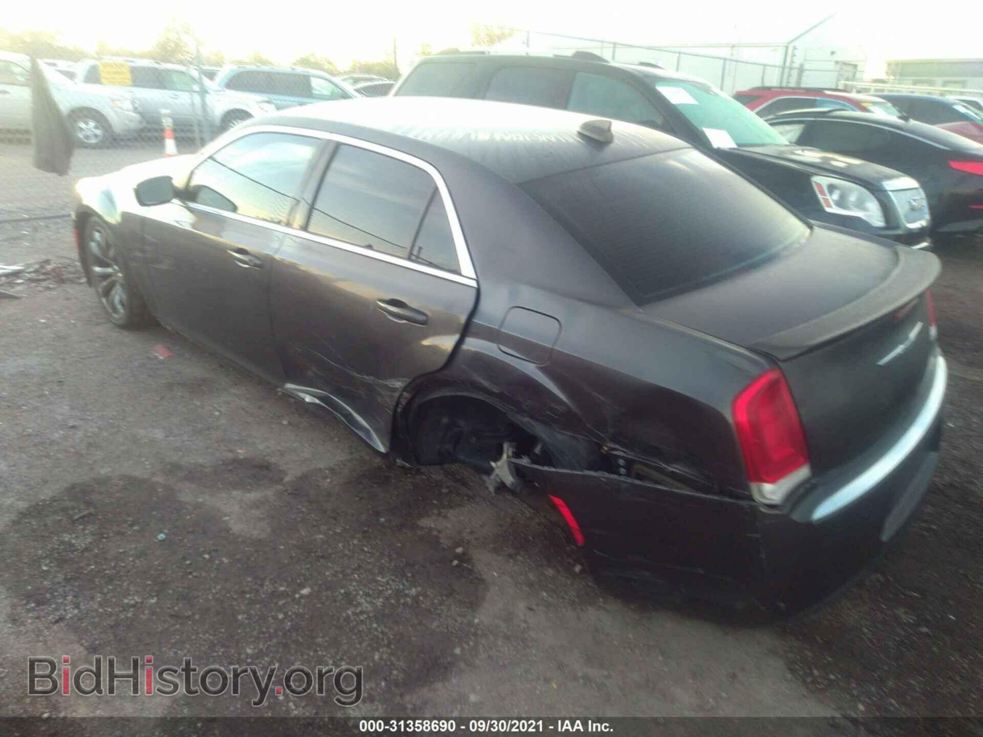2017 CHRYSLER 300 - VIN: 2C3CCAAGXHH560271 - Фото 6