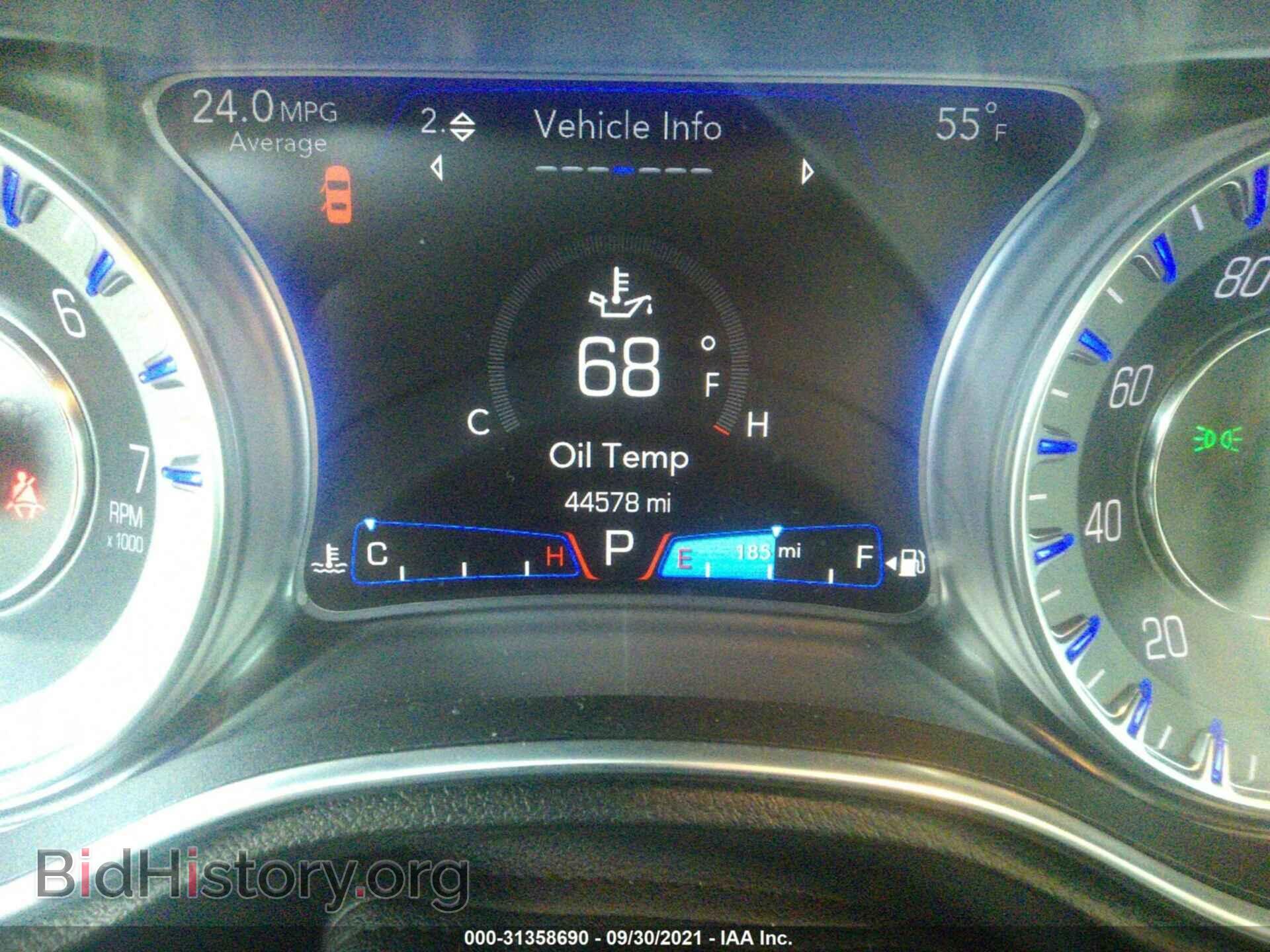 2017 CHRYSLER 300 - VIN: 2C3CCAAGXHH560271 - Фото 7