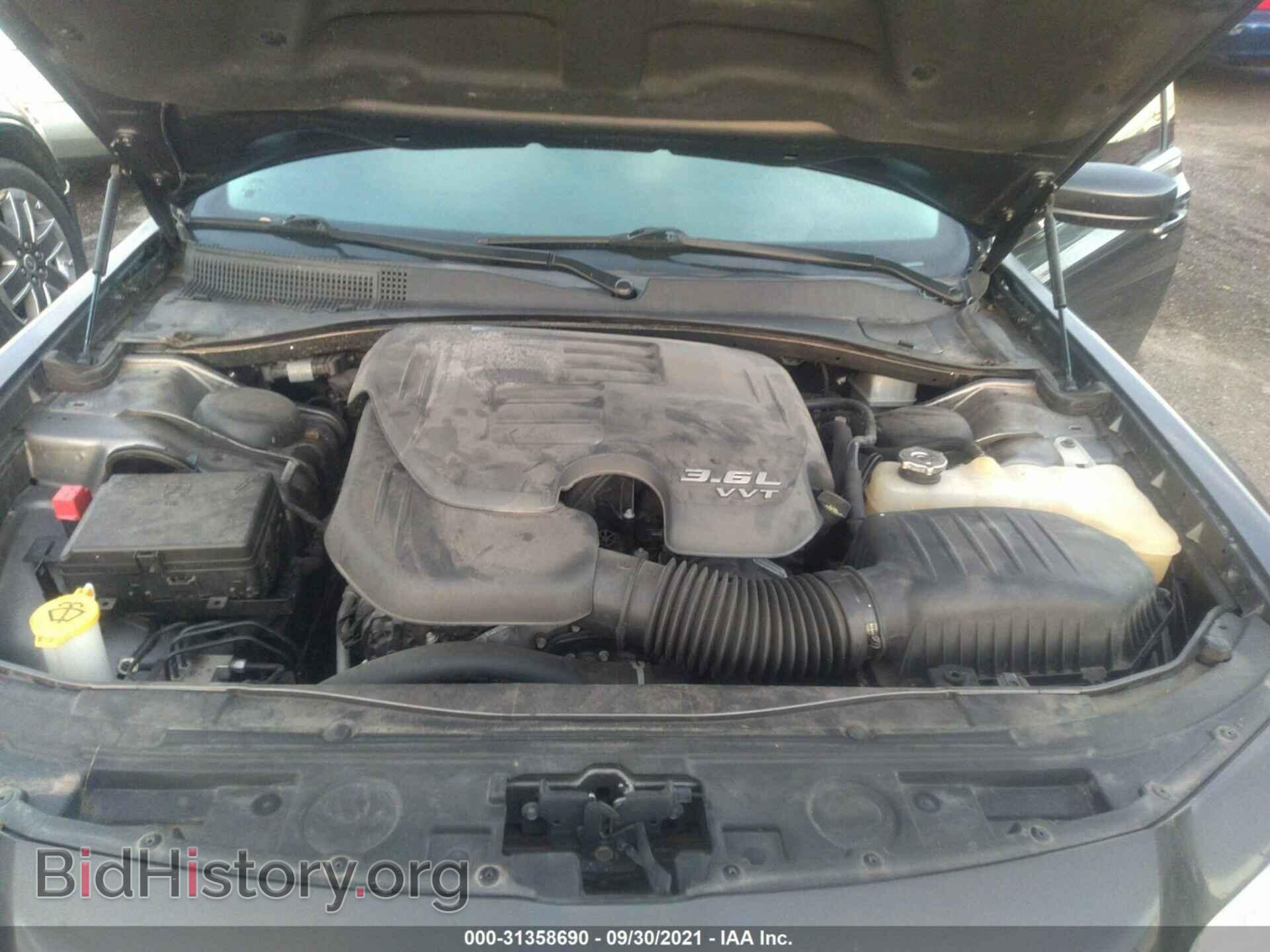 2017 CHRYSLER 300 - VIN: 2C3CCAAGXHH560271 - Фото 10