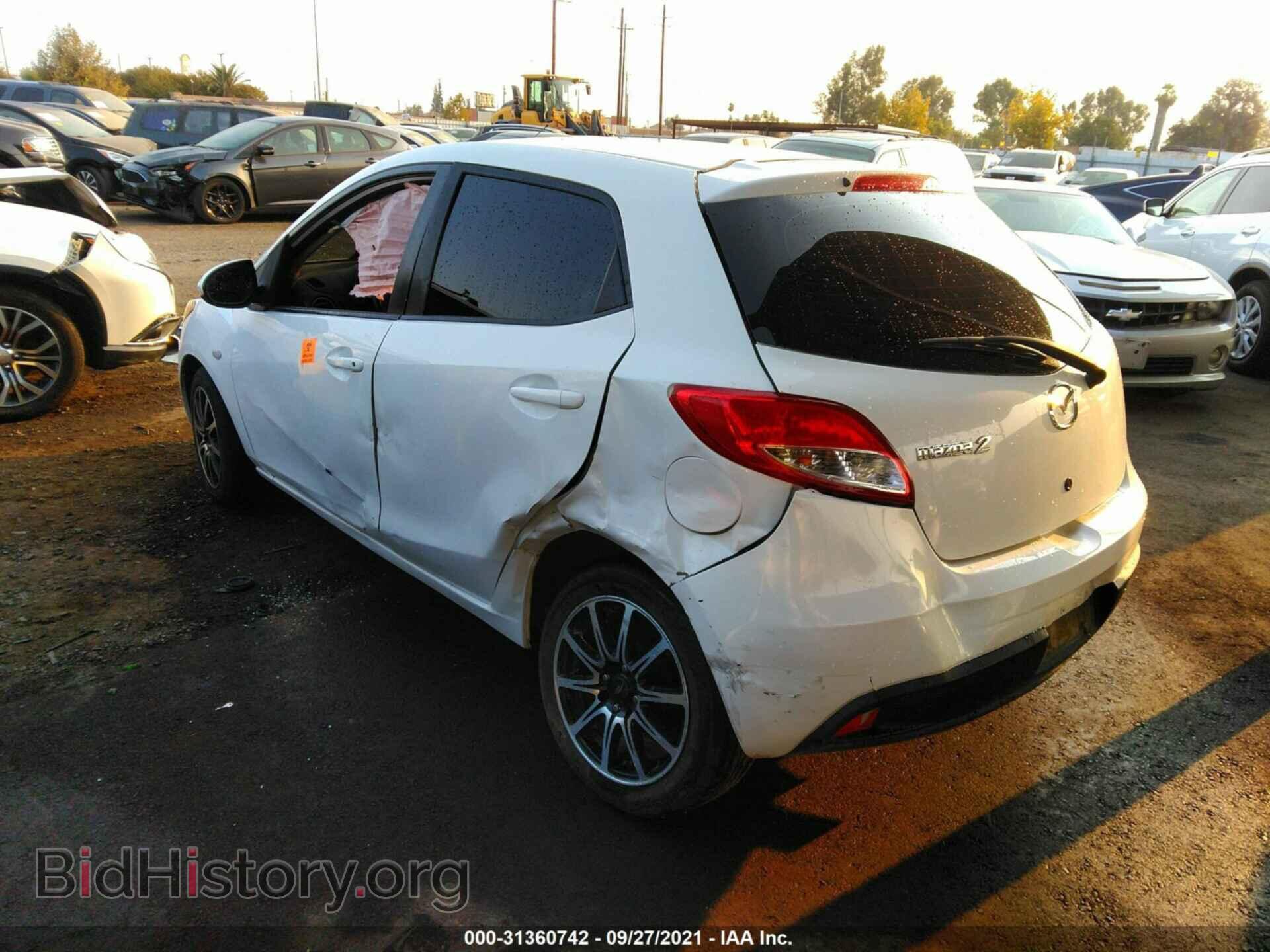 2014 MAZDA MAZDA2 - VIN: JM1DE1KY7E0172402 - Фото 3
