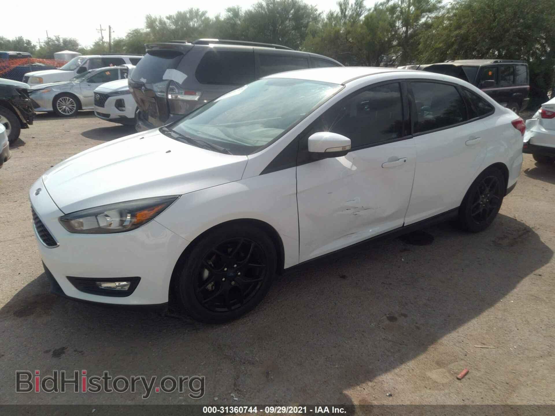 2016 FORD FOCUS - VIN: 1FADP3F26GL404555 - Фото 2