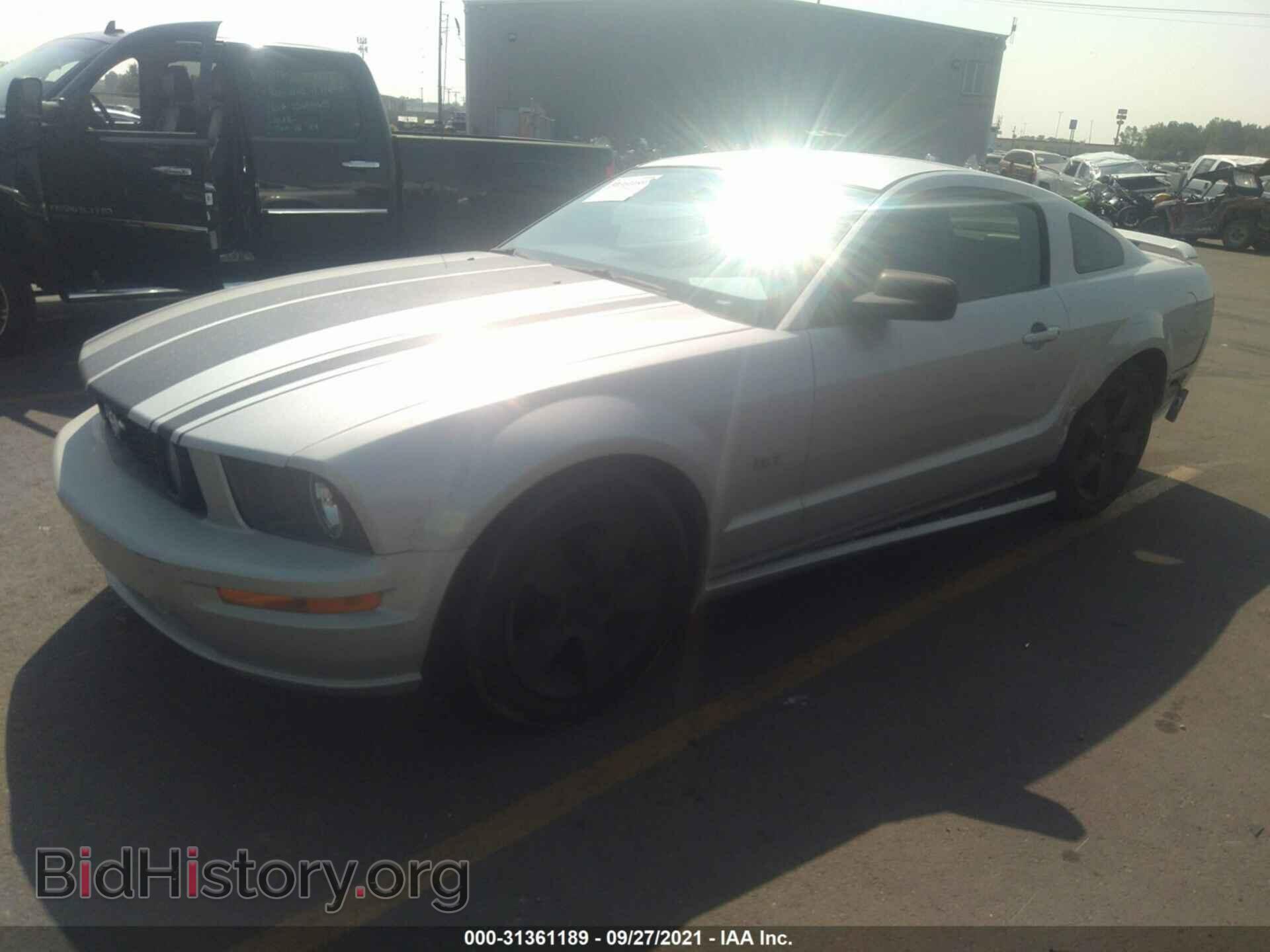 2007 FORD MUSTANG - VIN: 1ZVFT82H475365729 - Фото 2