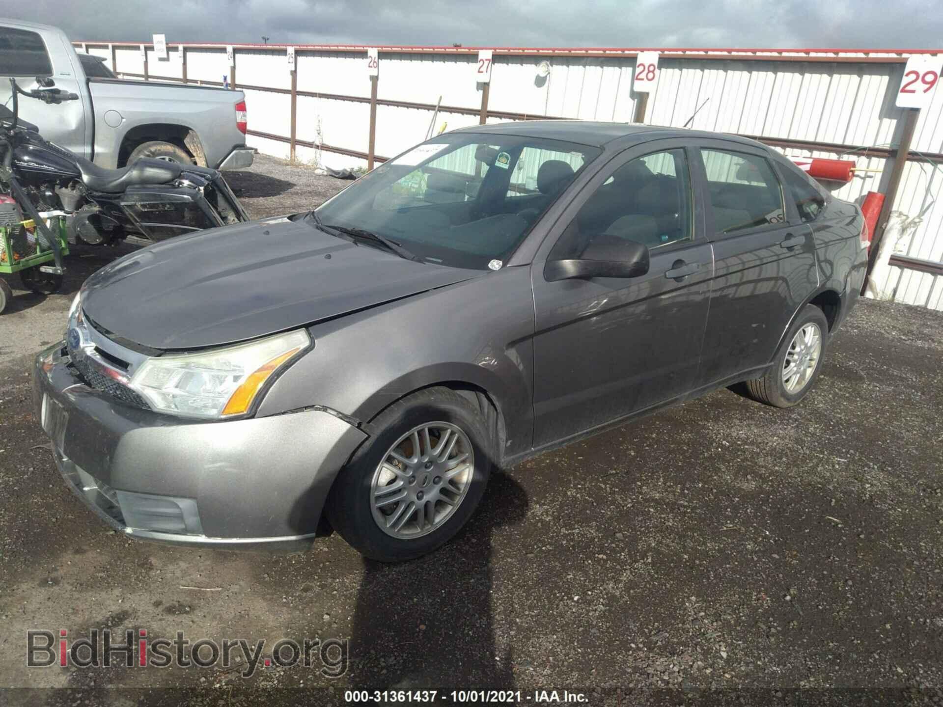 2011 FORD FOCUS - VIN: 1FAHP3FN2BW151091 - Photo 2