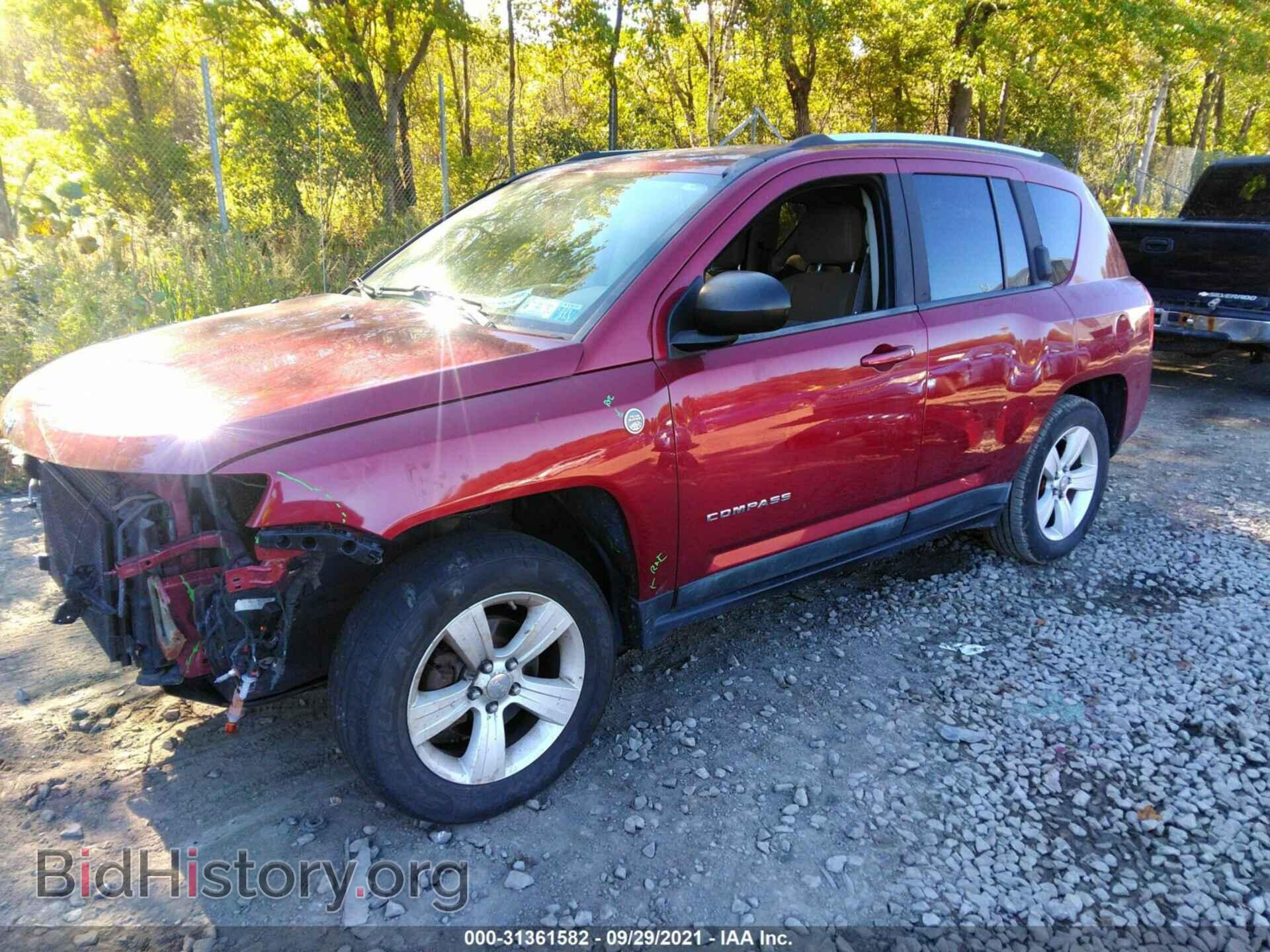 2011 JEEP COMPASS - VIN: 1J4NF1FB5BD211140 - Photo 2