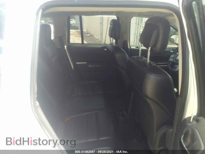 2012 Jeep COMPASS (VIN 1C4NJDCB0CD612607) — фото 8 из 11